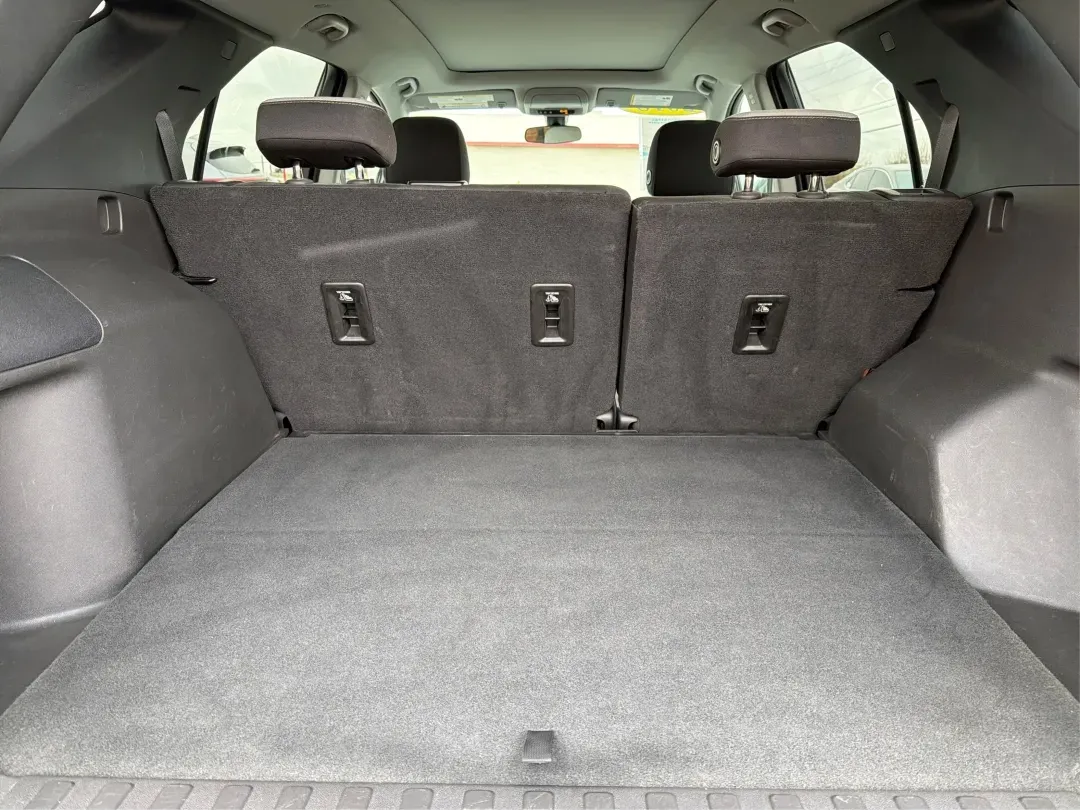 2018 Chevrolet Equinox LT (3GNAXTEX8JS) with an 2L I-4 gasoline direct injection engine, located at 1230 East Main St, Xenia, OH, 45385, (937) 908-9800, 39.688026, -83.910172 - 2018 Chevrolet Equinox LT - Photo#11