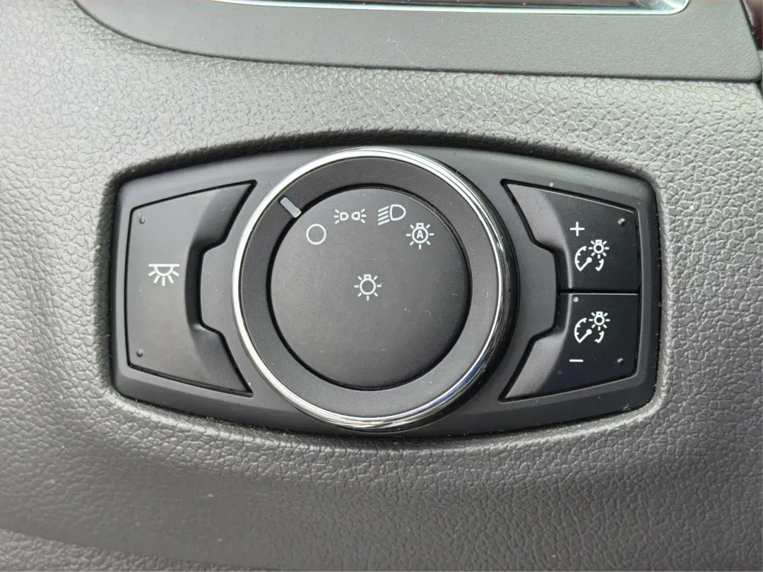 2014 Ford Edge Limited (2FMDK4KC6EB) with an 3.5L V-6 DOHC engine, located at 8750 N County Rd 25A, Piqua, OH, 45356, (937) 908-9800, 40.164391, -84.232513 - 2014 Ford Edge Limited - Photo#16