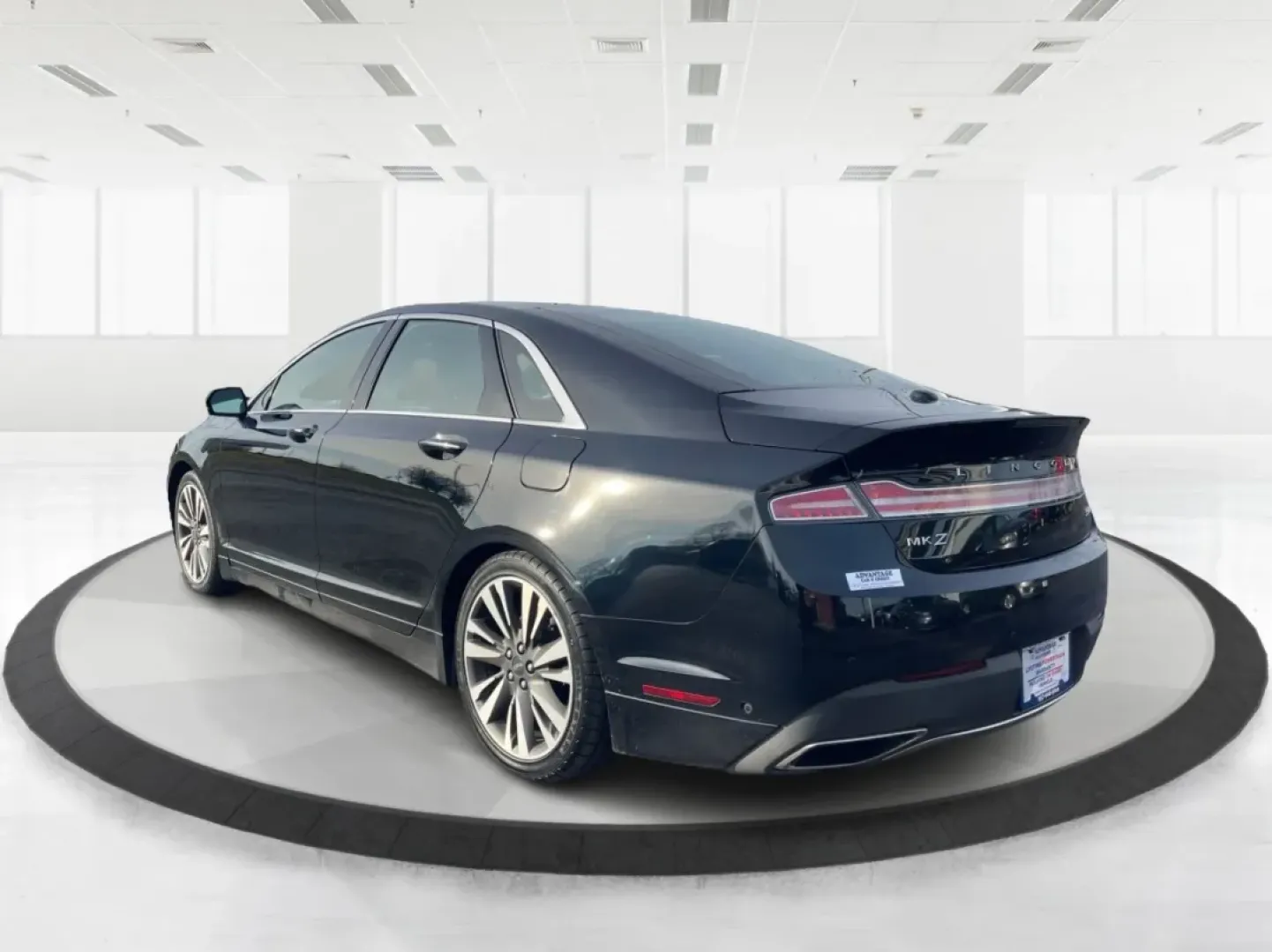 2017 Lincoln MKZ Reserve (3LN6L5FC1HR) with an 3.7L V6 DOHC 24V engine, 6A transmission, located at 1230 East Main St, Xenia, OH, 45385, (937) 908-9800, 39.688026, -83.910172 - Are you ready to elevate your daily commute or weekend getaways? Look no further than this stunning 2017 Lincoln MKZ Reserve, the perfect sedan for those who appreciate luxury and performance. At Advantage Car and Credit - Piqua, located at 8750 N County Rd 25A in Piqua, OH 45356, we offer flexible - Photo#4