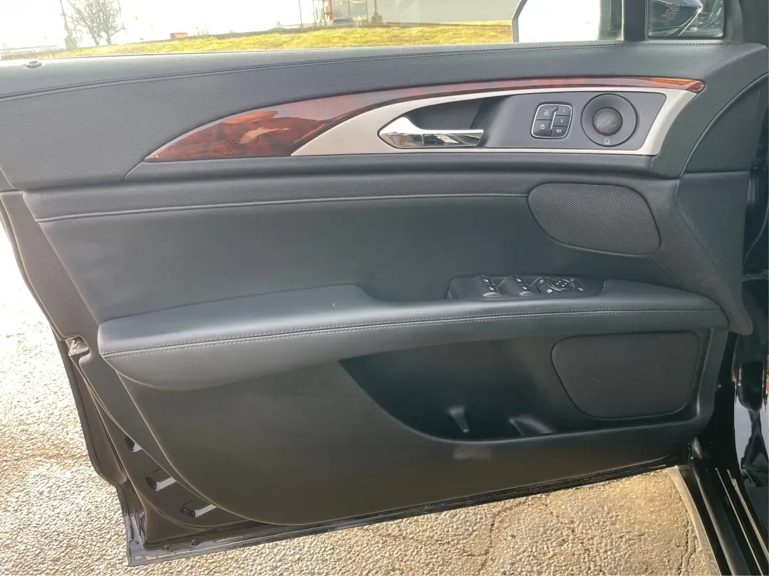 2017 Lincoln MKZ Reserve (3LN6L5FC1HR) with an Other engine, located at 1230 East Main St, Xenia, OH, 45385, (937) 908-9800, 39.688026, -83.910172 - Are you ready to elevate your daily commute or weekend getaways? Look no further than this stunning 2017 Lincoln MKZ Reserve, the perfect sedan for those who appreciate luxury and performance. At Advantage Car and Credit - Piqua, located at 8750 N County Rd 25A in Piqua, OH 45356, we offer flexible - Photo#19