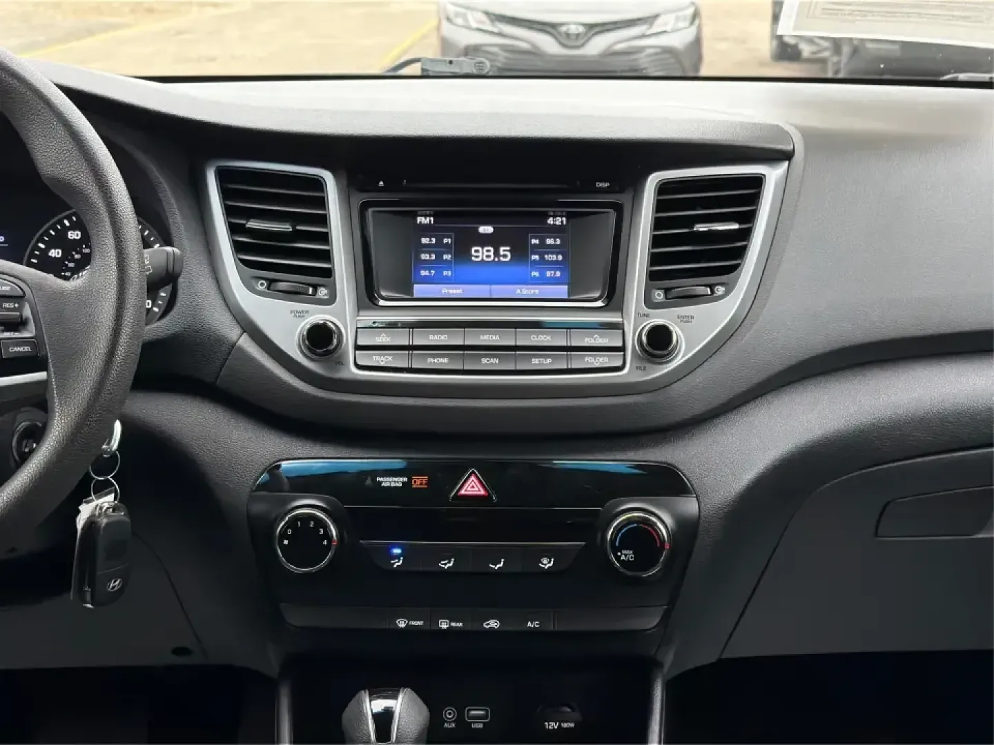 2018 Hyundai Tucson SE (KM8J23A42JU) with an Nu 2L I-4 gasoline direct injection engine, 6A transmission, located at 8750 N County Rd 25A, Piqua, OH, 45356, (937) 908-9800, 40.164391, -84.232513 - **Explore the Open Road with the 2018 Hyundai Tucson at Advantage Car and Credit Piqua, OH**<br /> <br /> Are you ready to elevate your driving experience? Whether you're a growing family in need of extra space, a daily commuter looking for efficiency, or an adventure seeker craving weekend road tr - Photo#13