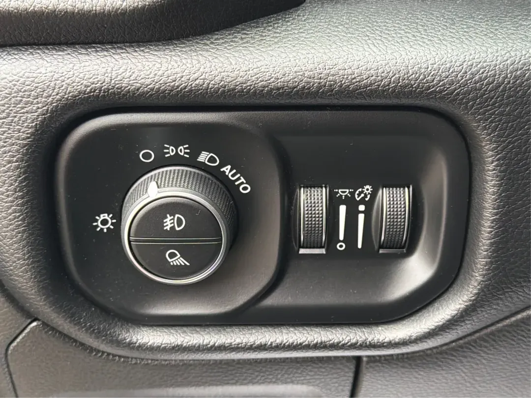 2019 Ram 1500 Big Horn/Lone Star Crew Cab 4x4 5'7 Box (1C6SRFFT9KN) with an Other engine, located at 1184 Kauffman Ave, Fairborn, OH, 45324, (937) 908-9800, 39.807072, -84.030914 - 2019 Ram 1500 Big Horn/Lone Star Crew Cab 4x4 5'7 Box - Photo#15