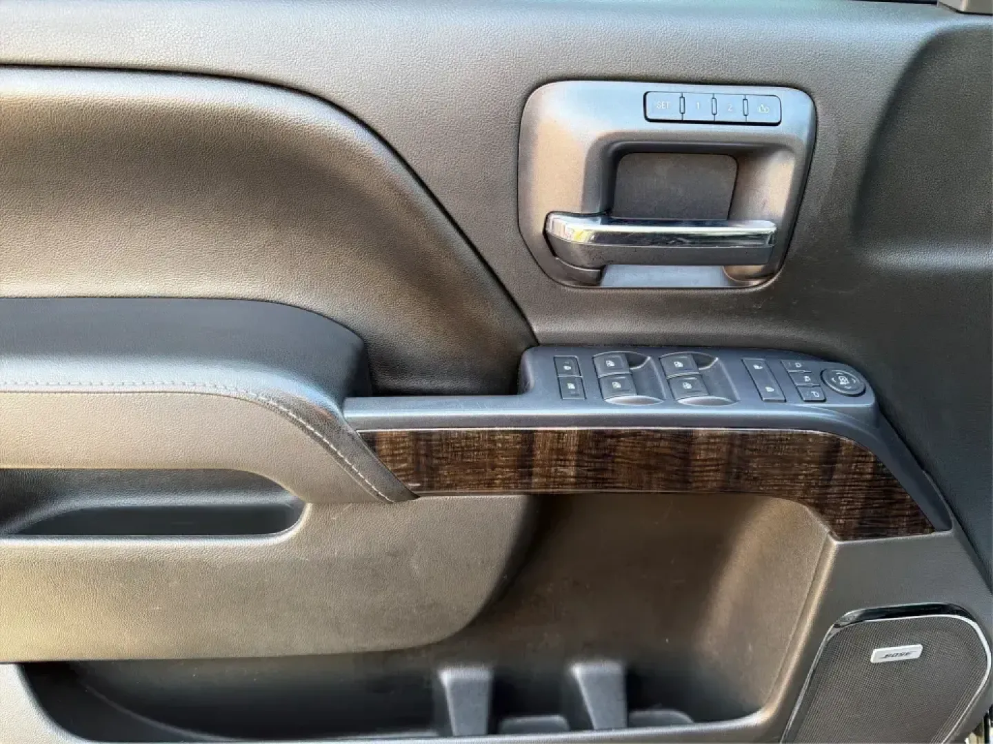 2016 GMC Sierra 1500 Denali (3GTU2PEJ4GG) with an 6.2L V8 OHV 16V engine, 6A transmission, located at 401 Woodman Dr, Riverside, OH, 45431, (937) 908-9800, 39.760899, -84.123421 - **Unleash Your Adventures with the 2016 GMC Sierra 1500 Denali Your Perfect Partner for Every Journey!**<br /> <br /> Are you ready to elevate your lifestyle and embark on new adventures? Whether you're hauling gear for a weekend getaway, navigating your daily commute, or transporting your growing - Photo#18