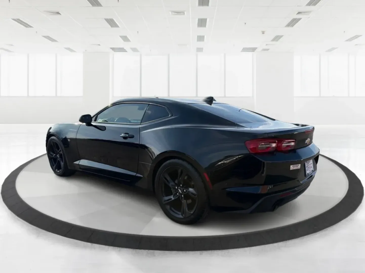 2019 Chevrolet Camaro (1G1FB1RS8K0) with an Other engine, located at 1230 East Main St, Xenia, OH, 45385, (937) 908-9800, 39.688026, -83.910172 - **Unleash Your Inner Adventurer with the 2019 Chevrolet Camaro 1LT at Advantage Car and Credit - Piqua!**<br /> <br /> Are you ready to take your driving experience to the next level? Whether you're seeking the thrill of the open road on weekends or need a stylish and reliable coupe for your daily c - Photo#4