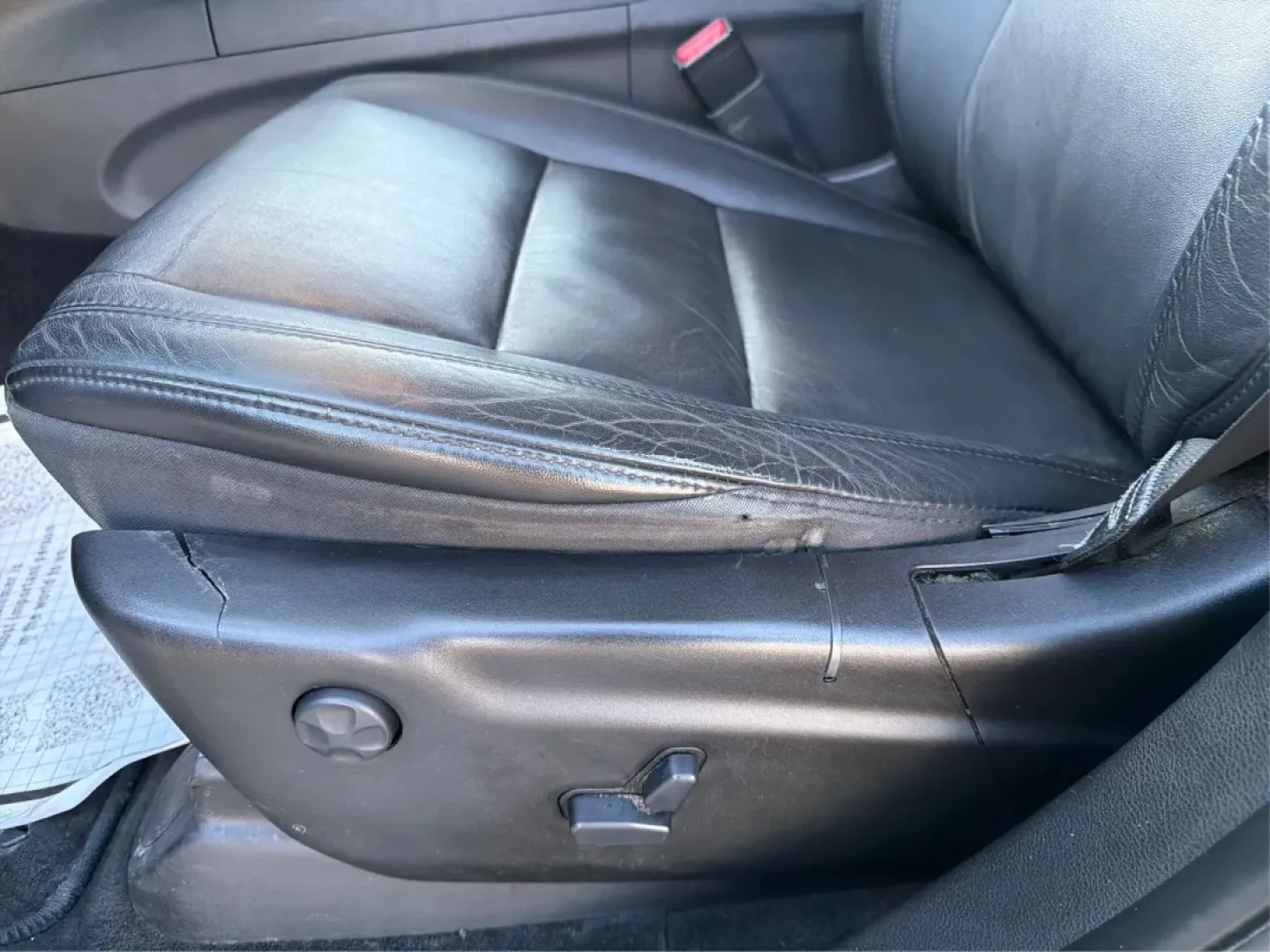 2011 Jeep Grand Cherokee Limited (1J4RR5GG7BC) with an Other engine, located at 1951 S Dayton Lakeview Rd., New Carlisle, OH, 45344, (937) 908-9800, 39.890999, -84.050255 - **Experience the Ultimate Adventure with This 2011 Jeep Grand Cherokee Limited!**<br /> <br /> Are you ready to elevate your weekend adventures and daily commutes? The 2011 Jeep Grand Cherokee Limited is designed for those who crave both versatility and luxury, making it the perfect choice for famil - Photo#18