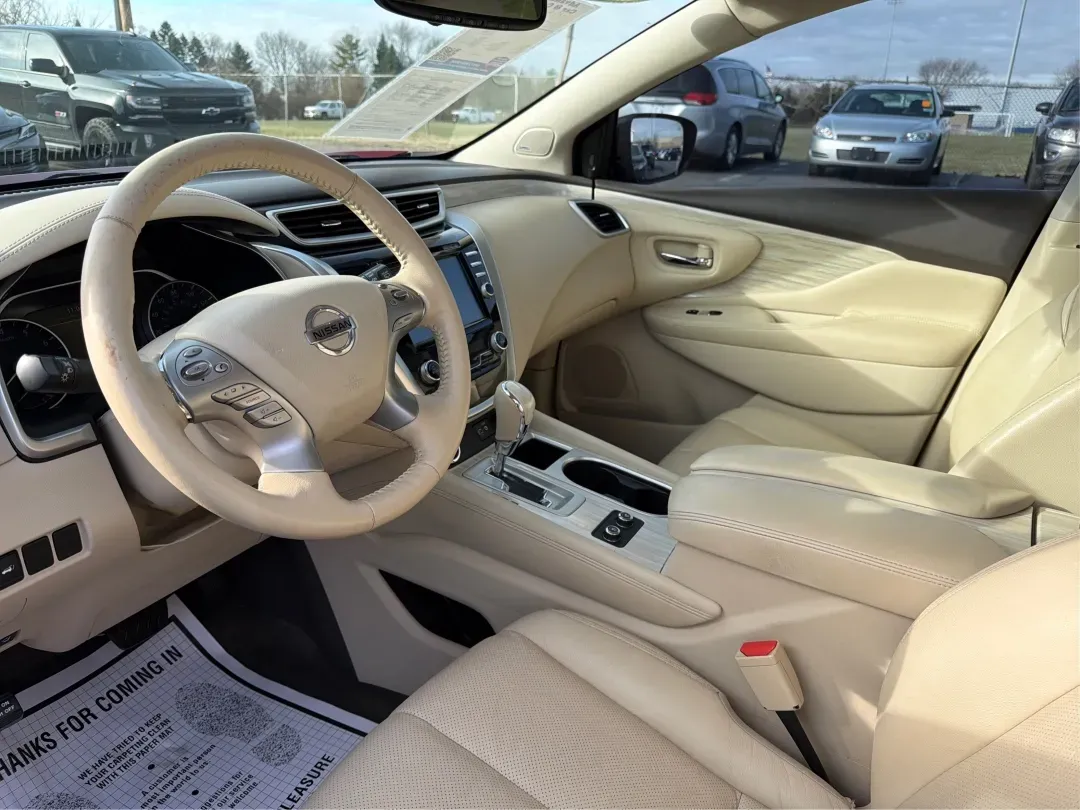 2018 Nissan Murano Platinum (5N1AZ2MGXJN) with an 3.5L V-6 DOHC engine, located at 880 E. National Road, Vandalia, OH, 45377, (937) 908-9800, 39.891918, -84.183594 - **Adventure Awaits with the 2018 Nissan Murano Platinum at Advantage Car and Credit - Vandalia!**<br /> <br /> Are you ready to elevate your driving experience while enjoying the perfect blend of style, comfort, and reliability? The 2018 Nissan Murano Platinum is not just a vehicle; it's the key to - Photo#9