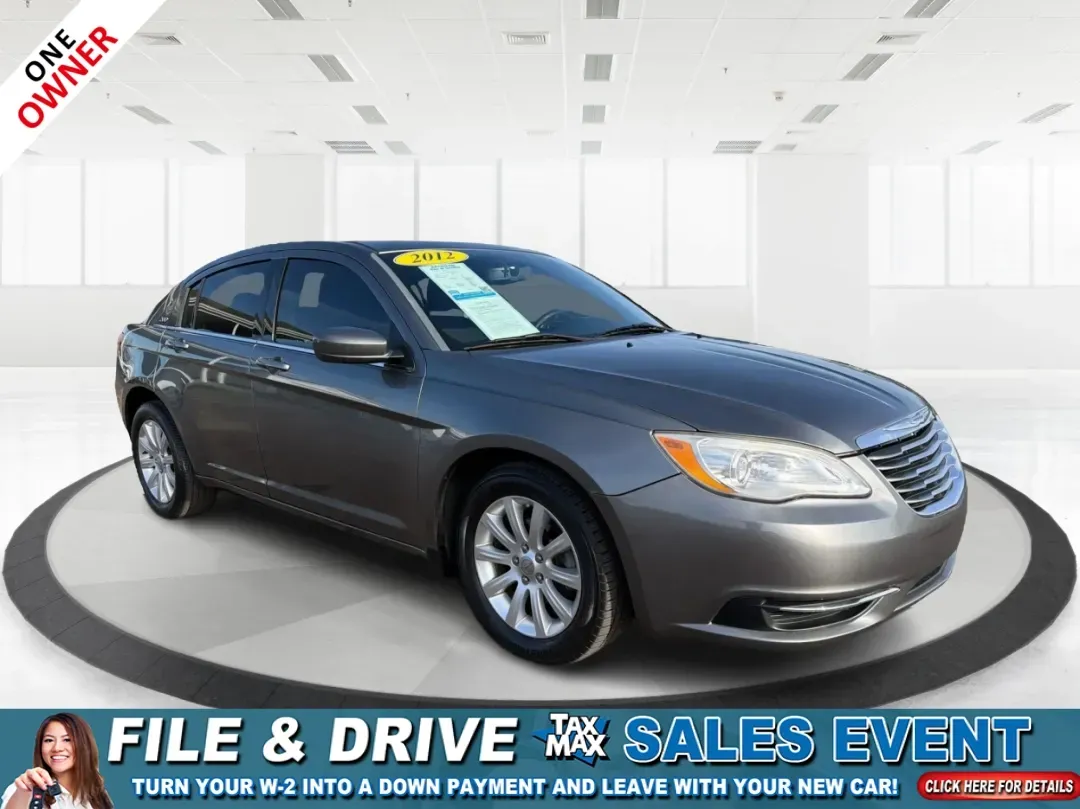 2012 Chrysler 200 Touring's photo