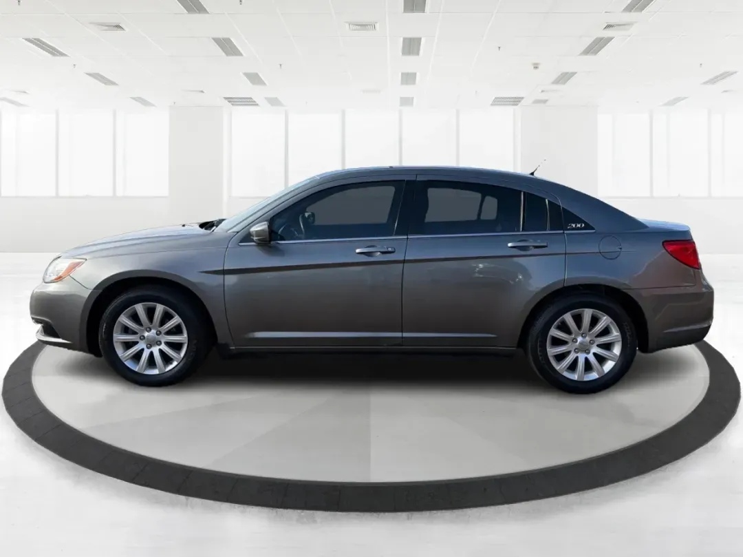 2012 Chrysler 200 Touring (1C3CCBBG2CN) with an Other engine, located at 880 E. National Road, Vandalia, OH, 45377, (937) 908-9800, 39.891918, -84.183594 - Discover the perfect blend of style, comfort, and affordability with the 2012 Chrysler 200 Touring sedan, available now at Advantage Car and Credit in Vandalia, OH. This vehicle is ideal for budget-conscious buyers seeking a reliable ride for daily commutes or weekend adventures. With its sleek Tung - Photo#5