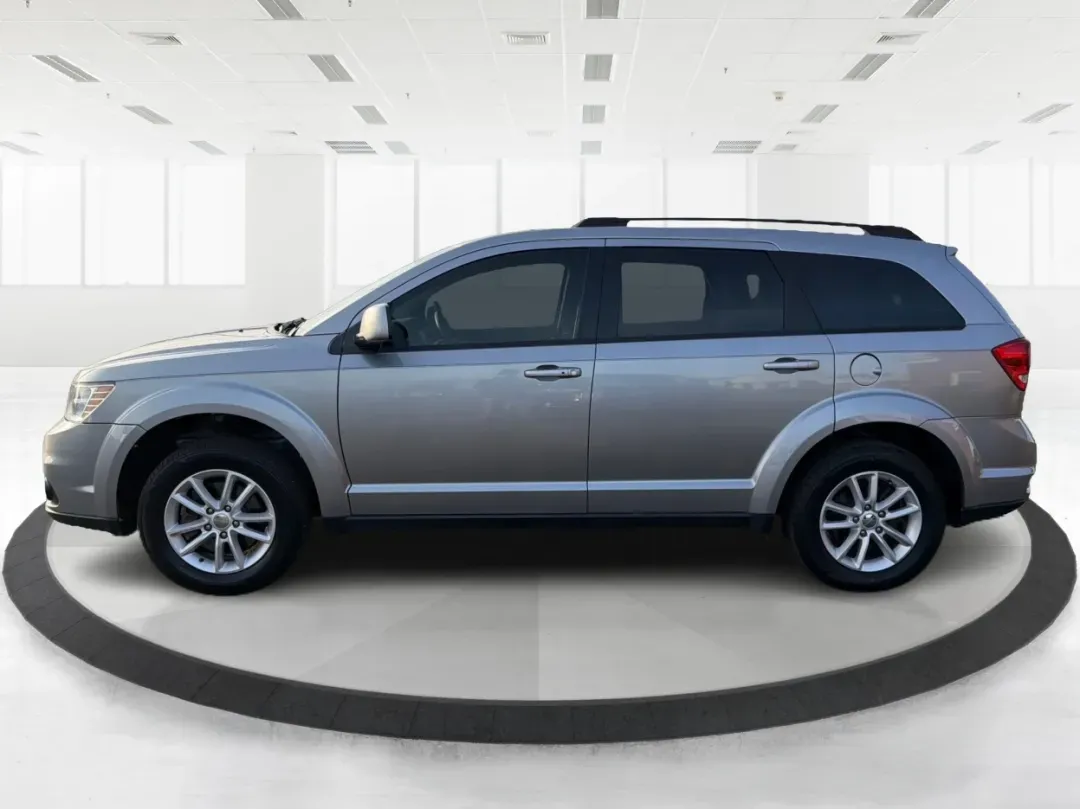 2017 Dodge Journey SXT AWD (3C4PDDBGXHT) with an Pentastar 3.6L V-6 DOHC engine, located at 880 E. National Road, Vandalia, OH, 45377, (937) 908-9800, 39.891918, -84.183594 - Are you ready to elevate your family adventures or tackle your daily commutes with style and confidence? Look no further than this exceptional **2017 Dodge Journey SXT AWD**. Perfectly suited for growing families or those who crave weekend getaways, this SUV combines versatility, comfort, and perfor - Photo#5