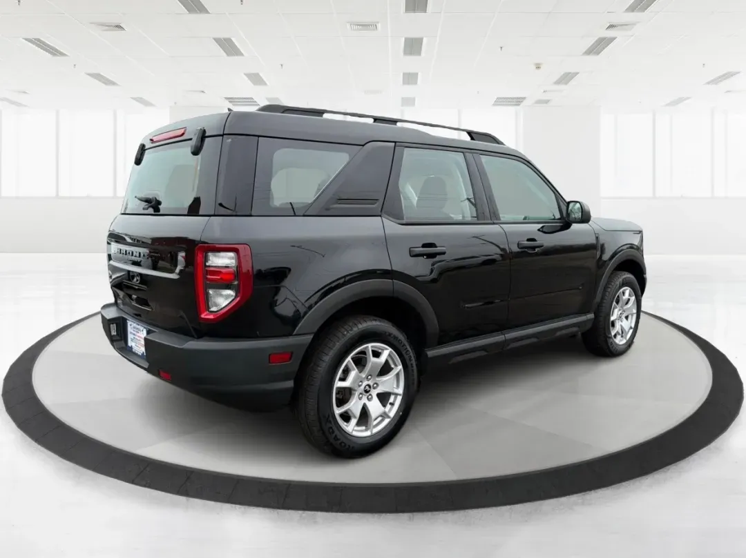 2021 Ford Bronco Sport Base (3FMCR9A63MR) with an Other engine, located at 1230 East Main St, Xenia, OH, 45385, (937) 908-9800, 39.688026, -83.910172 - Experience adventure like never before with the rugged 2021 Ford Bronco Sport Base, now available at Advantage Car and Credit in Xenia, OH! Perfect for outdoor enthusiasts and weekend warriors, this versatile SUV is designed to handle both urban streets and off-road trails. With stylish elegance and - Photo#2