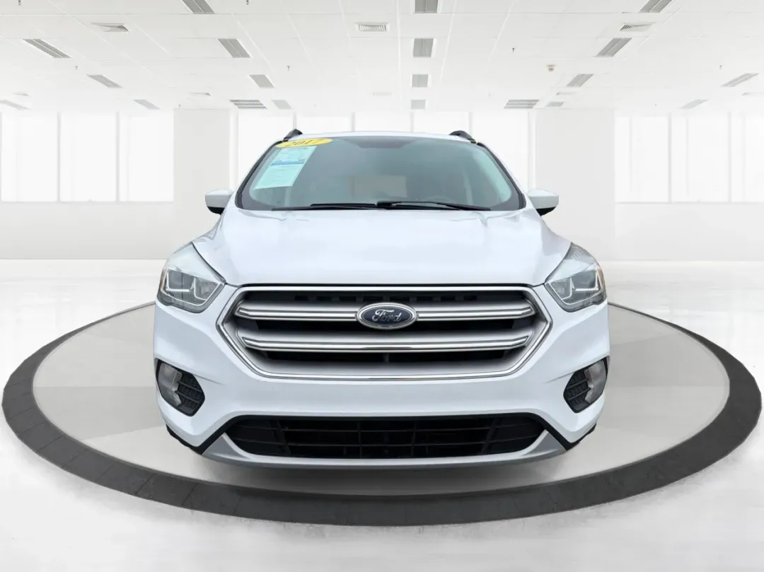2017 Ford Escape SE (1FMCU0GDXHU) with an Other engine, located at 1184 Kauffman Ave, Fairborn, OH, 45324, (937) 908-9800, 39.807072, -84.030914 - ### Discover Your Next Adventure with the 2017 Ford Escape SE at Advantage Car and Credit - Fairborn<br /> <br /> Are you ready to elevate your daily commute or embark on your next weekend adventure? Look no further than the **2017 Ford Escape SE**, now available at **Advantage Car and Credit** in F - Photo#7