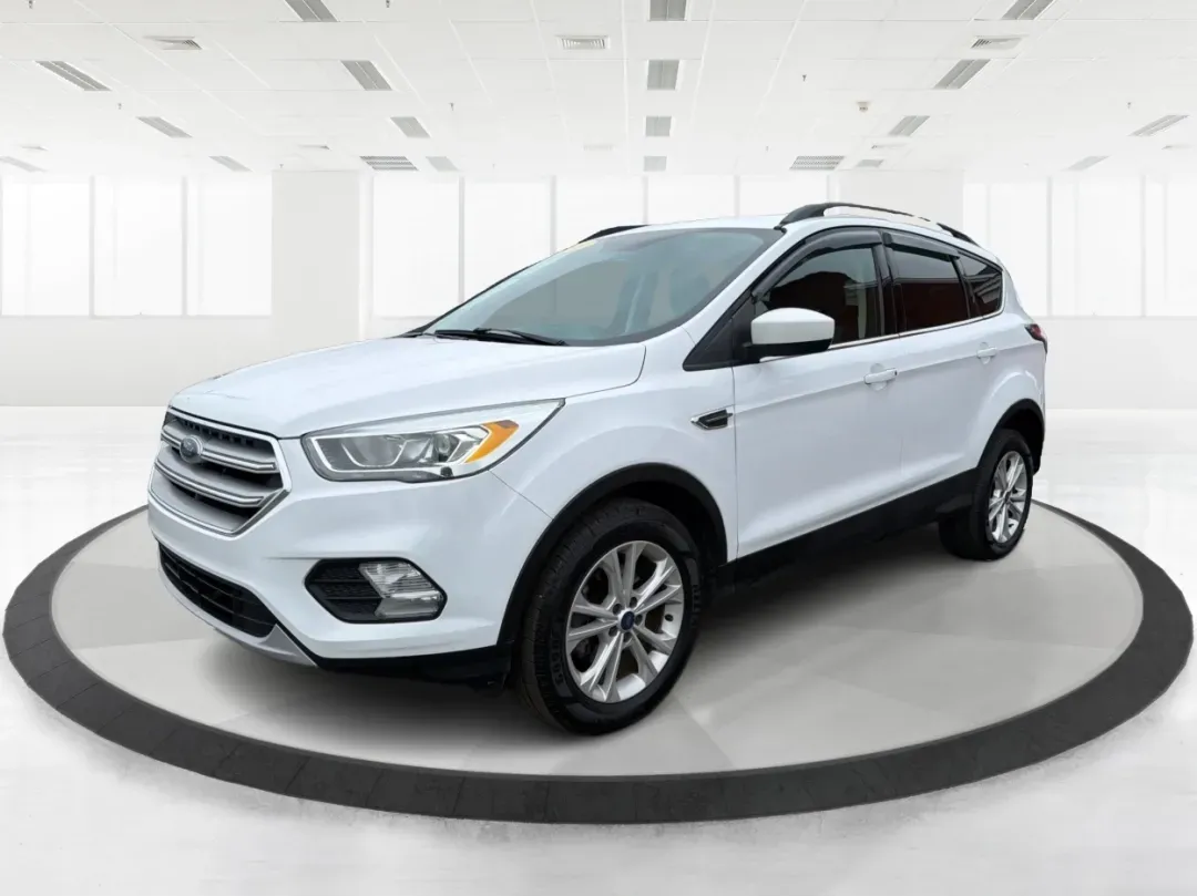 2017 Ford Escape SE (1FMCU0GDXHU) with an Other engine, located at 1184 Kauffman Ave, Fairborn, OH, 45324, (937) 908-9800, 39.807072, -84.030914 - ### Discover Your Next Adventure with the 2017 Ford Escape SE at Advantage Car and Credit - Fairborn<br /> <br /> Are you ready to elevate your daily commute or embark on your next weekend adventure? Look no further than the **2017 Ford Escape SE**, now available at **Advantage Car and Credit** in F - Photo#8