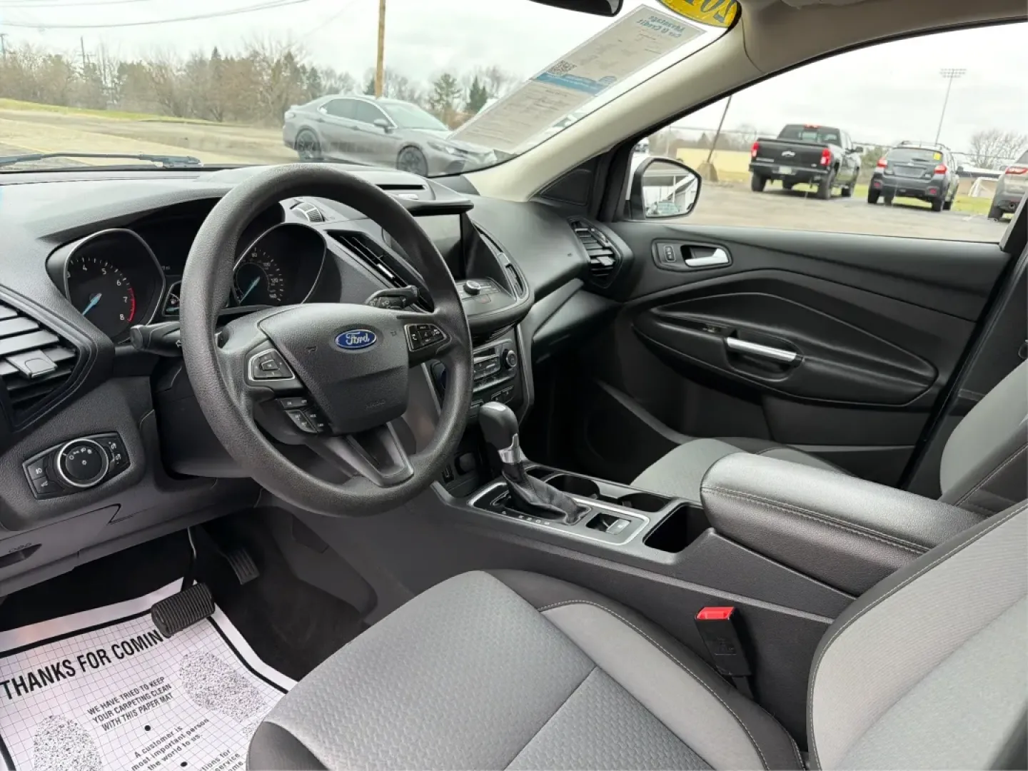2017 Ford Escape SE (1FMCU0GDXHU) with an 1.5L L4 DOHC 16V engine, 6A transmission, located at 1184 Kauffman Ave, Fairborn, OH, 45324, (937) 908-9800, 39.807072, -84.030914 - ### Discover Your Next Adventure with the 2017 Ford Escape SE at Advantage Car and Credit - Fairborn<br /> <br /> Are you ready to elevate your daily commute or embark on your next weekend adventure? Look no further than the **2017 Ford Escape SE**, now available at **Advantage Car and Credit** in F - Photo#9