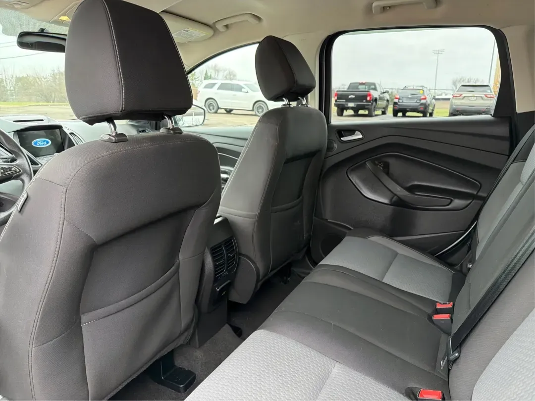 2017 Ford Escape SE (1FMCU0GDXHU) with an Other engine, located at 1184 Kauffman Ave, Fairborn, OH, 45324, (937) 908-9800, 39.807072, -84.030914 - ### Discover Your Next Adventure with the 2017 Ford Escape SE at Advantage Car and Credit - Fairborn<br /> <br /> Are you ready to elevate your daily commute or embark on your next weekend adventure? Look no further than the **2017 Ford Escape SE**, now available at **Advantage Car and Credit** in F - Photo#10