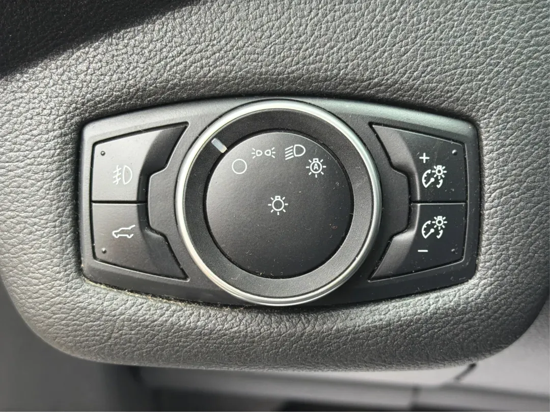 2017 Ford Escape SE (1FMCU0GDXHU) with an Other engine, located at 1184 Kauffman Ave, Fairborn, OH, 45324, (937) 908-9800, 39.807072, -84.030914 - ### Discover Your Next Adventure with the 2017 Ford Escape SE at Advantage Car and Credit - Fairborn<br /> <br /> Are you ready to elevate your daily commute or embark on your next weekend adventure? Look no further than the **2017 Ford Escape SE**, now available at **Advantage Car and Credit** in F - Photo#17