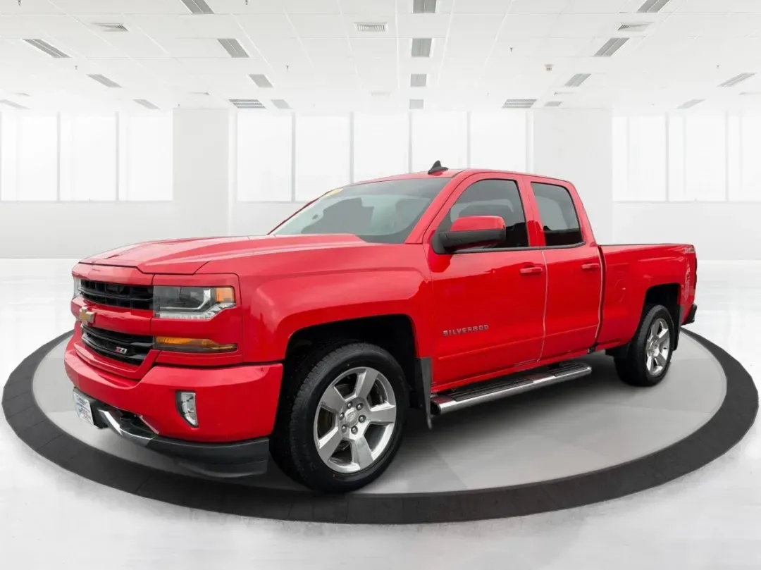 2017 Chevrolet Silverado 1500 2LT (1GCVKREC2HZ) with an EcoTec3 4.3L V-6 gasoline direct injection engine, located at 4508 South Dixie Dr, Moraine, OH, 45439, (937) 908-9800, 39.689976, -84.218452 - **Unleash Adventure with the 2017 Chevrolet Silverado 1500 at Advantage Car and Credit Moraine, OH!**<br /> <br /> Are you ready to conquer your daily commute or embark on thrilling weekend adventures? The 2017 Chevrolet Silverado 1500 is more than just a truck; it's a lifestyle choice perfect for - Photo#8