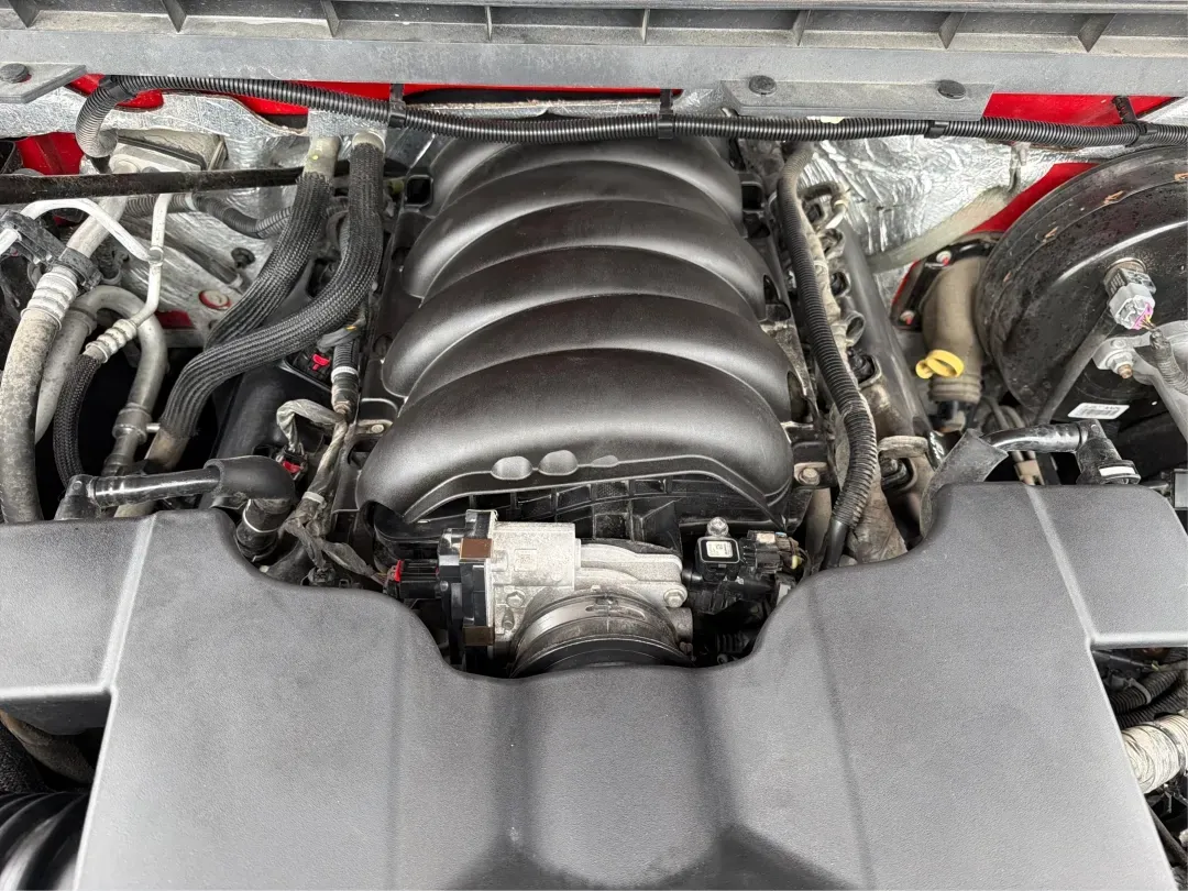 2017 Chevrolet Silverado 1500 2LT (1GCVKREC2HZ) with an EcoTec3 4.3L V-6 gasoline direct injection engine, located at 4508 South Dixie Dr, Moraine, OH, 45439, (937) 908-9800, 39.689976, -84.218452 - **Unleash Adventure with the 2017 Chevrolet Silverado 1500 at Advantage Car and Credit Moraine, OH!**<br /> <br /> Are you ready to conquer your daily commute or embark on thrilling weekend adventures? The 2017 Chevrolet Silverado 1500 is more than just a truck; it's a lifestyle choice perfect for - Photo#11