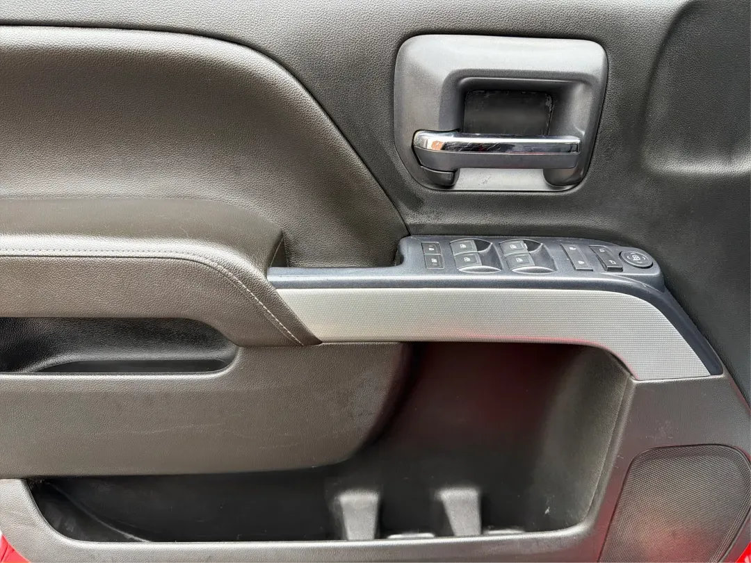 2017 Chevrolet Silverado 1500 2LT (1GCVKREC2HZ) with an EcoTec3 4.3L V-6 gasoline direct injection engine, located at 4508 South Dixie Dr, Moraine, OH, 45439, (937) 908-9800, 39.689976, -84.218452 - **Unleash Adventure with the 2017 Chevrolet Silverado 1500 at Advantage Car and Credit Moraine, OH!**<br /> <br /> Are you ready to conquer your daily commute or embark on thrilling weekend adventures? The 2017 Chevrolet Silverado 1500 is more than just a truck; it's a lifestyle choice perfect for - Photo#18