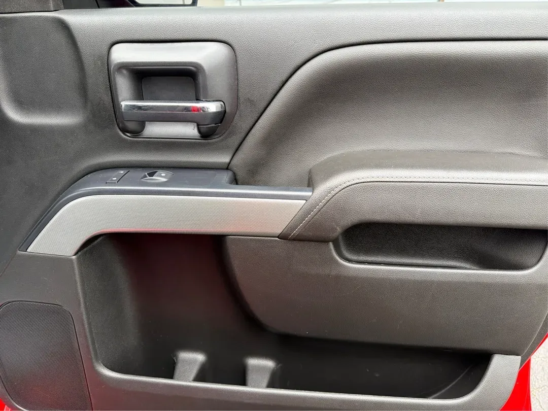 2017 Chevrolet Silverado 1500 2LT (1GCVKREC2HZ) with an EcoTec3 4.3L V-6 gasoline direct injection engine, located at 4508 South Dixie Dr, Moraine, OH, 45439, (937) 908-9800, 39.689976, -84.218452 - **Unleash Adventure with the 2017 Chevrolet Silverado 1500 at Advantage Car and Credit Moraine, OH!**<br /> <br /> Are you ready to conquer your daily commute or embark on thrilling weekend adventures? The 2017 Chevrolet Silverado 1500 is more than just a truck; it's a lifestyle choice perfect for - Photo#19