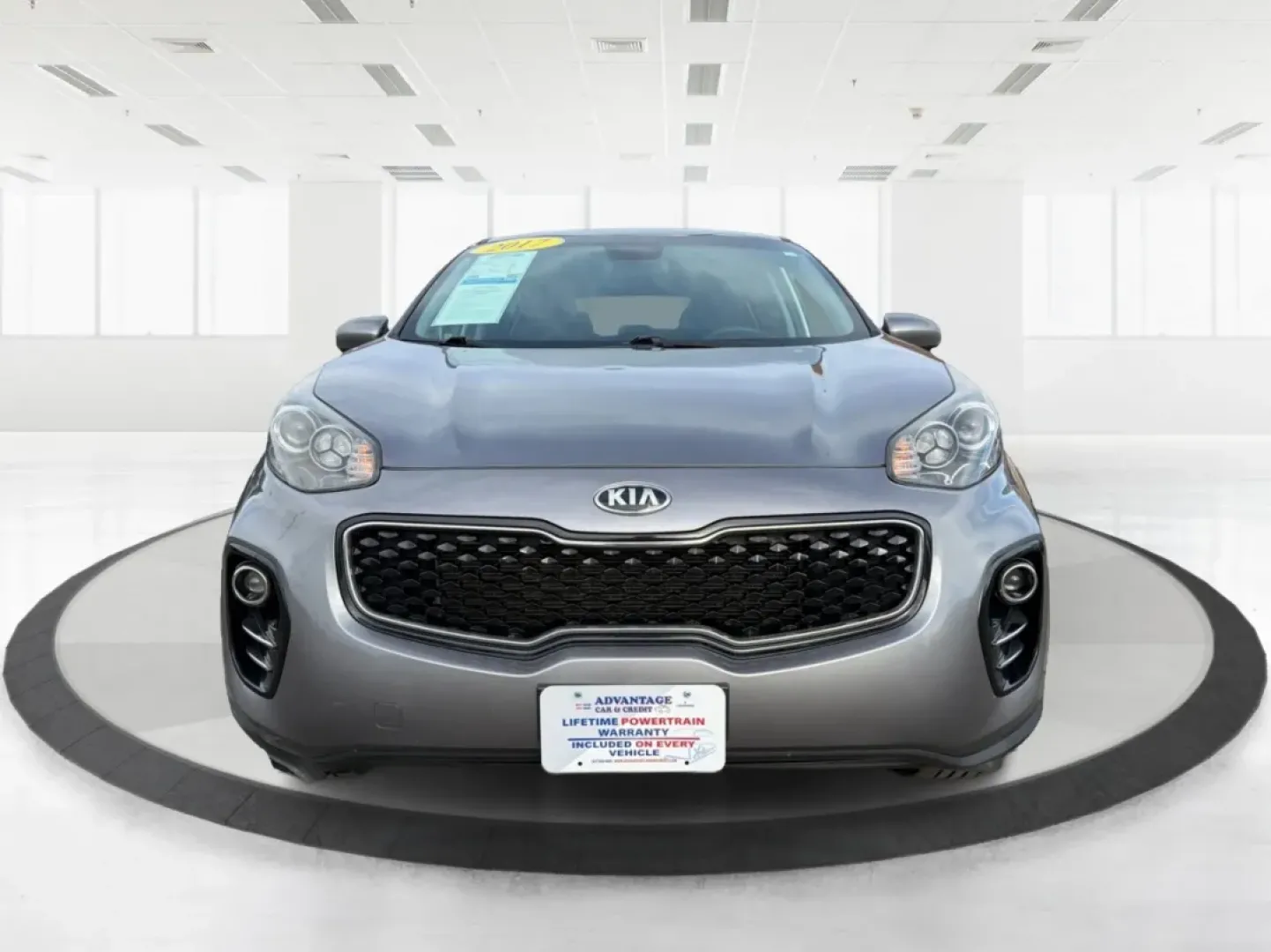 2017 Kia Sportage LX (KNDPMCAC2H7) with an Theta II 2.4L I-4 gasoline direct injection engine, 6A transmission, located at 1230 East Main St, Xenia, OH, 45385, (937) 908-9800, 39.688026, -83.910172 - **Adventure Awaits with the 2017 Kia Sportage LX at Advantage Car and Credit - Riverside!**<br /> <br /> Are you looking for a versatile crossover that seamlessly fits into your active lifestyle? The 2017 Kia Sportage LX is your ticket to weekend adventures, family road trips, and daily commutes. Wi - Photo#7