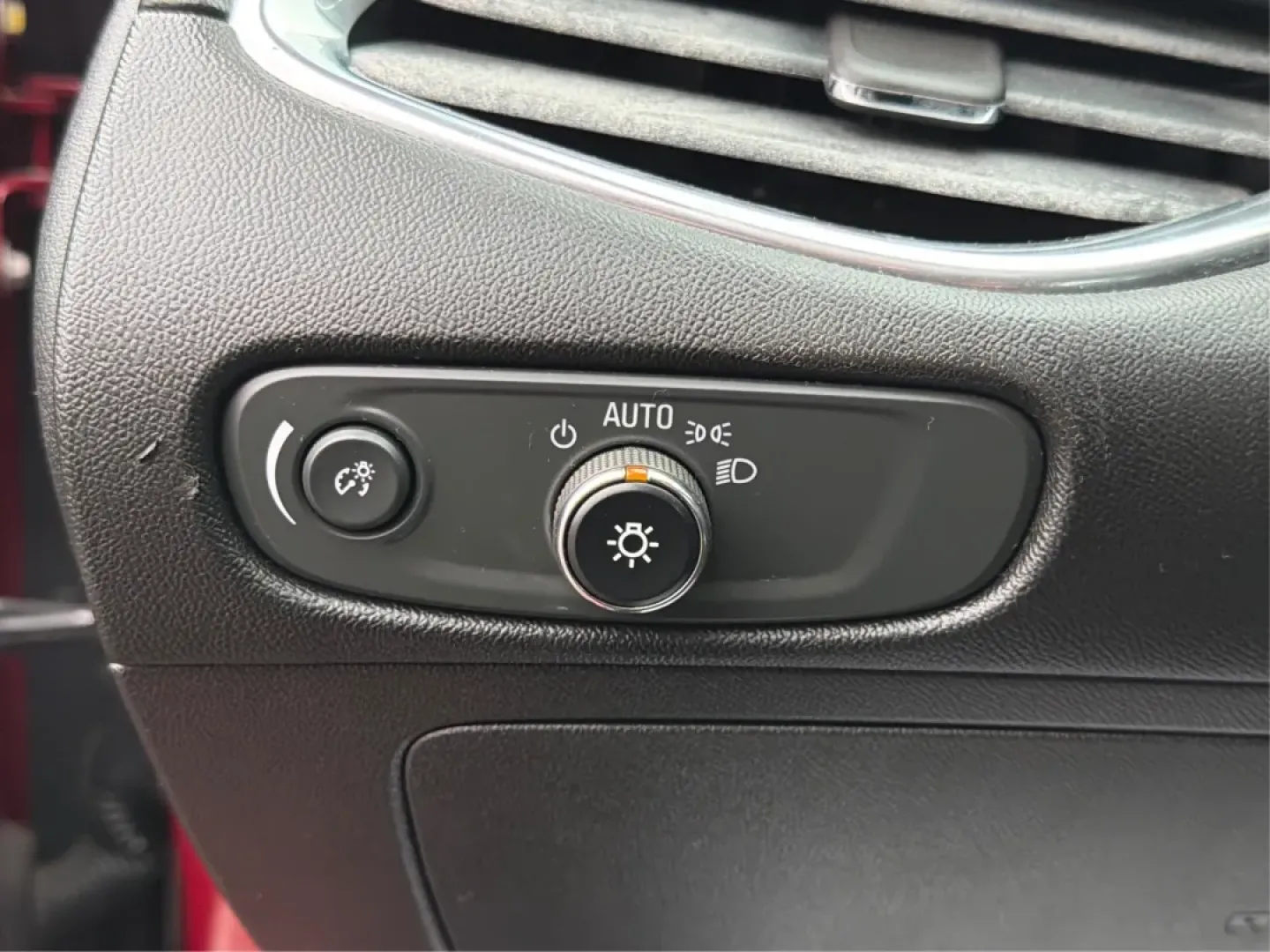 2017 Chevrolet Malibu 1LT (1G1ZE5ST1HF) with an 1.5L I-4 gasoline direct injection engine, located at 4508 South Dixie Dr, Moraine, OH, 45439, (937) 908-9800, 39.689976, -84.218452 - Are you searching for the perfect sedan that balances style, comfort, and reliability? Look no further than the 2017 Chevrolet Malibu 1LT available at Advantage Car and Credit in Moraine, OH. This vehicle is not just a mode of transportation; it's an enhancement to your lifestyle, whether you're nav - Photo#17