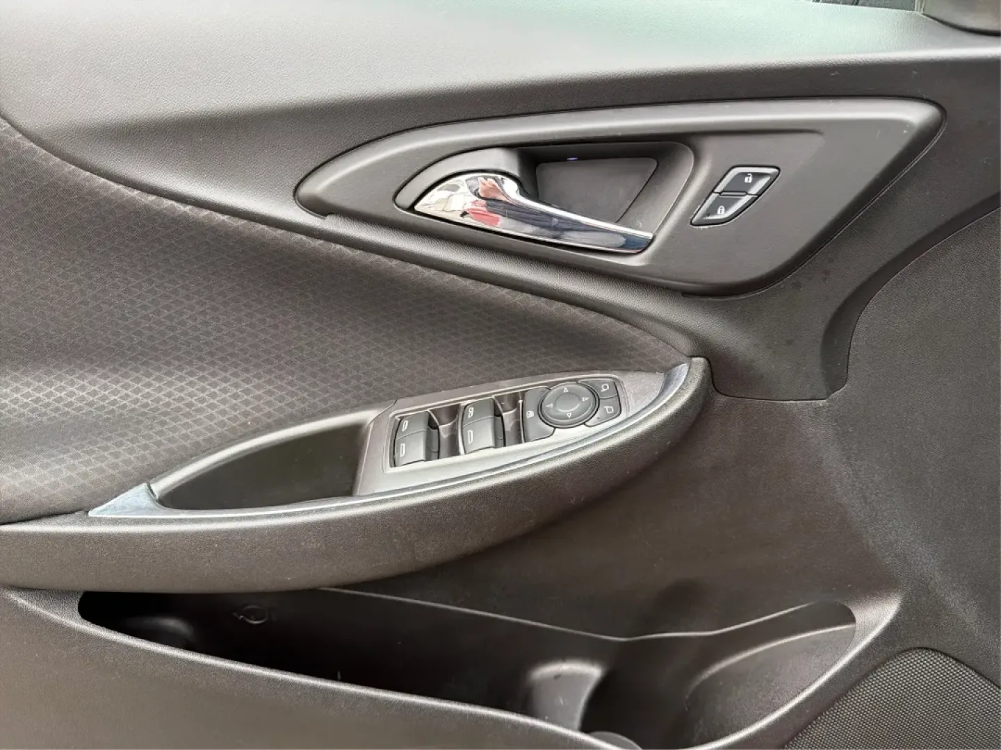 2017 Chevrolet Malibu 1LT (1G1ZE5ST1HF) with an 1.5L I-4 gasoline direct injection engine, located at 4508 South Dixie Dr, Moraine, OH, 45439, (937) 908-9800, 39.689976, -84.218452 - Are you searching for the perfect sedan that balances style, comfort, and reliability? Look no further than the 2017 Chevrolet Malibu 1LT available at Advantage Car and Credit in Moraine, OH. This vehicle is not just a mode of transportation; it's an enhancement to your lifestyle, whether you're nav - Photo#19