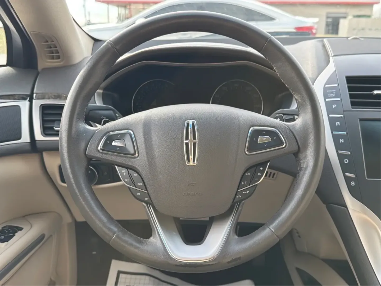 2016 Lincoln MKZ Base (3LN6L2G96GR) with an 2.0L L4 DOHC 16V engine, 6A transmission, located at 880 E. National Road, Vandalia, OH, 45377, (937) 908-9800, 39.891918, -84.183594 - **Elevate Your Commuting Experience with the 2016 Lincoln MKZ at Advantage Car and Credit - Vandalia!**<br /> <br /> Are you ready to transform your daily commute into a luxurious experience? The 2016 Lincoln MKZ is the perfect blend of sophistication and performance, ideal for those who refuse to c - Photo#16