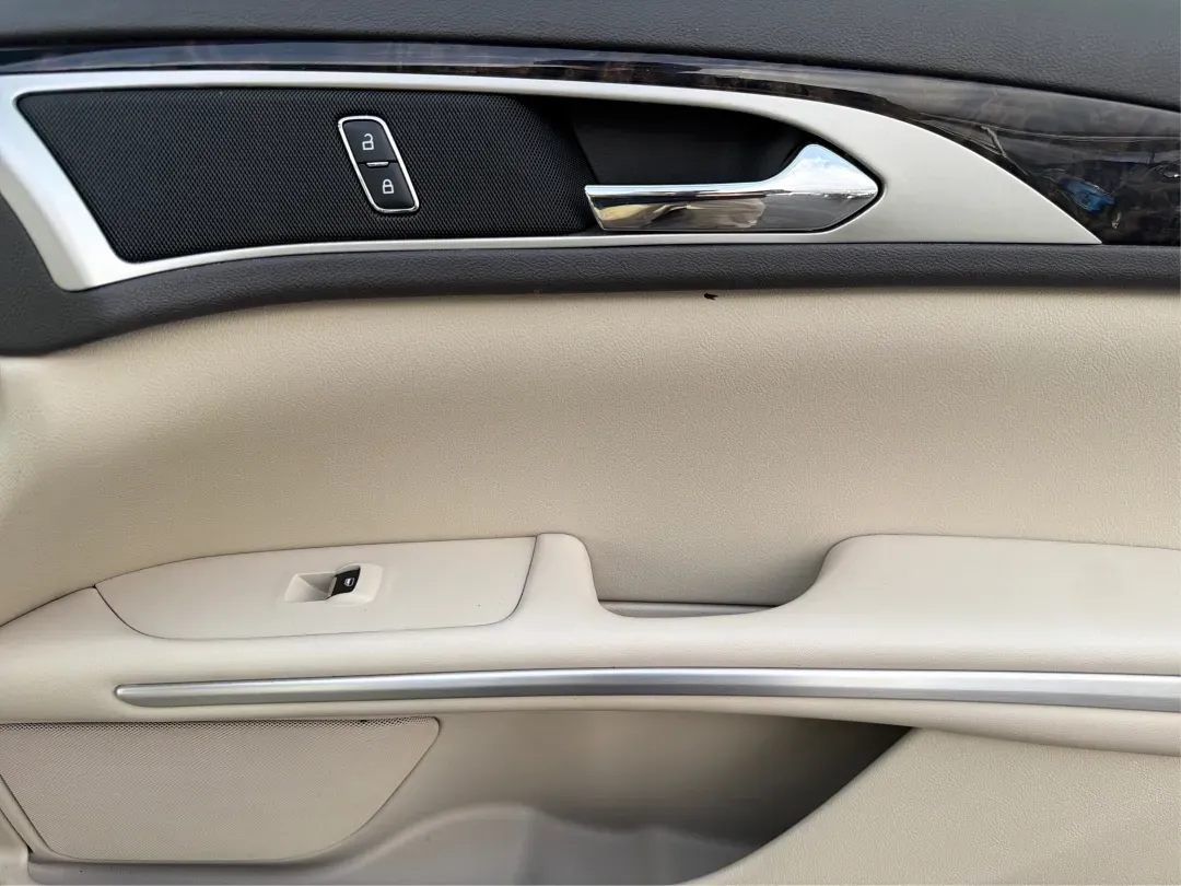 2016 Lincoln MKZ Base (3LN6L2G96GR) with an Other engine, located at 880 E. National Road, Vandalia, OH, 45377, (937) 908-9800, 39.891918, -84.183594 - **Elevate Your Commuting Experience with the 2016 Lincoln MKZ at Advantage Car and Credit - Vandalia!**<br /> <br /> Are you ready to transform your daily commute into a luxurious experience? The 2016 Lincoln MKZ is the perfect blend of sophistication and performance, ideal for those who refuse to c - Photo#20