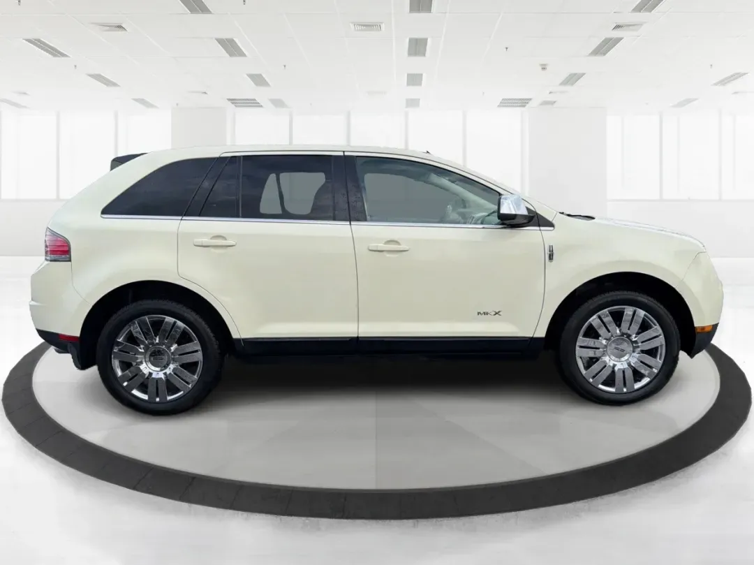 2008 Lincoln MKX Base (2LMDU88CX8B) with an Other engine, located at 1184 Kauffman Ave, Fairborn, OH, 45324, (937) 908-9800, 39.807072, -84.030914 - **Discover Luxury and Comfort with the 2008 Lincoln MKX at Advantage Car and Credit in Fairborn, OH!**<br /> <br /> Are you in the market for a vehicle that seamlessly combines elegance, comfort, and reliability? Look no further than the stunning 2008 Lincoln MKX available at Advantage Car and Credi - Photo#1