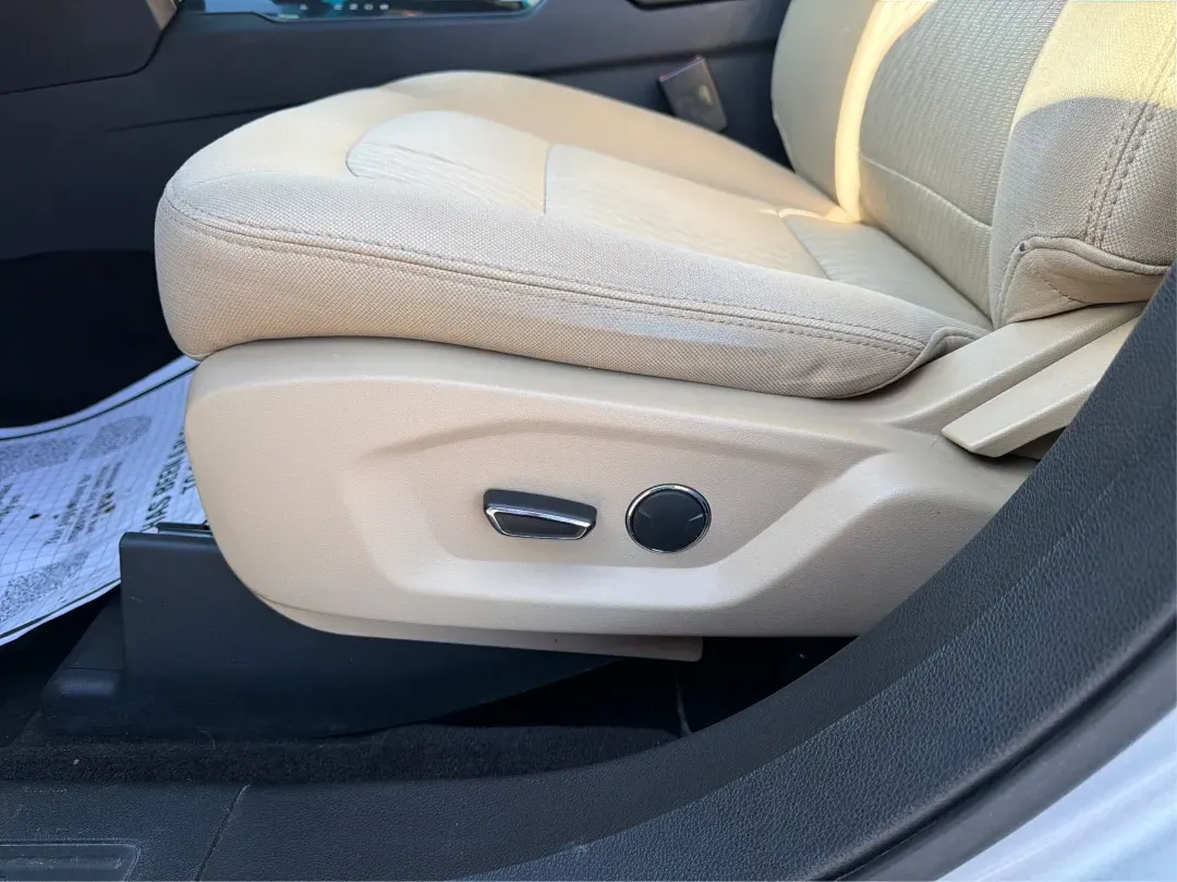 2017 Ford Explorer Base (1FM5K8BH9HG) with an Other engine, located at 8750 N County Rd 25A, Piqua, OH, 45356, (937) 908-9800, 40.164391, -84.232513 - **Discover Adventure with the 2017 Ford Explorer at Advantage Car and Credit in Piqua, OH!** <br /> <br /> Are you ready to take your family adventures or weekend getaways to the next level? The 2017 Ford Explorer is the perfect companion for those who crave exploration, comfort, and reliability. Wi - Photo#18