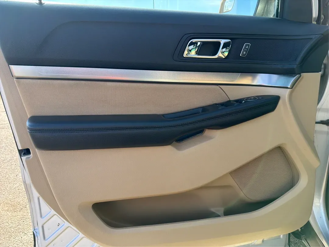 2017 Ford Explorer Base (1FM5K8BH9HG) with an Other engine, located at 8750 N County Rd 25A, Piqua, OH, 45356, (937) 908-9800, 40.164391, -84.232513 - **Discover Adventure with the 2017 Ford Explorer at Advantage Car and Credit in Piqua, OH!** <br /> <br /> Are you ready to take your family adventures or weekend getaways to the next level? The 2017 Ford Explorer is the perfect companion for those who crave exploration, comfort, and reliability. Wi - Photo#19