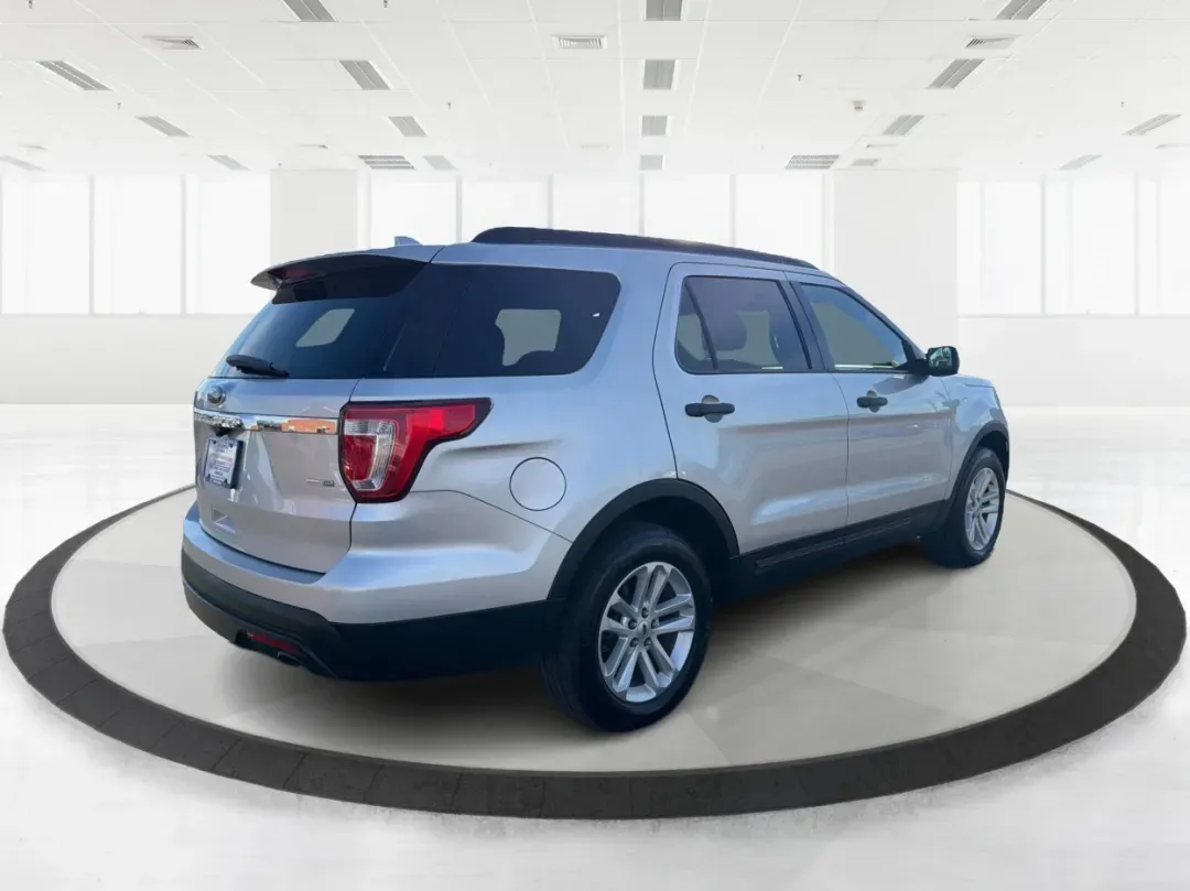 2017 Ford Explorer Base (1FM5K8BH9HG) with an Other engine, located at 1951 S Dayton Lakeview Rd., New Carlisle, OH, 45344, (937) 908-9800, 39.890999, -84.050255 - **Discover Adventure with the 2017 Ford Explorer at Advantage Car and Credit in Piqua, OH!** <br /> <br /> Are you ready to take your family adventures or weekend getaways to the next level? The 2017 Ford Explorer is the perfect companion for those who crave exploration, comfort, and reliability. Wi - Photo#2