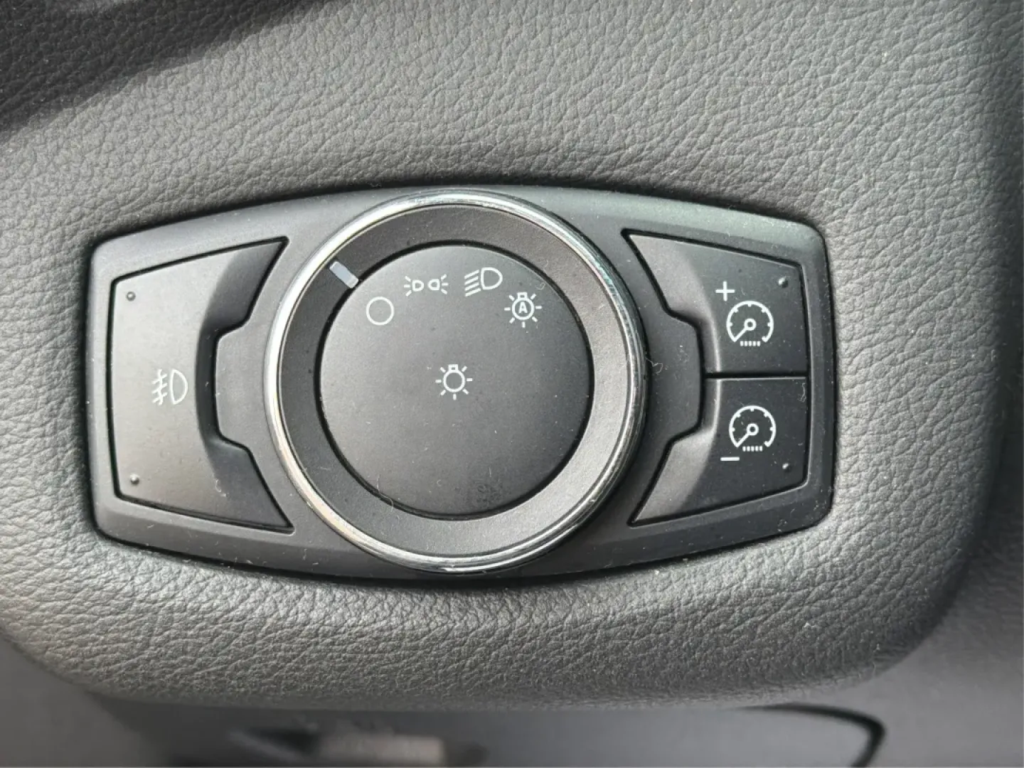 2013 Ford Escape Titanium (1FMCU9J90DU) with an EcoBoost 2L I-4 gasoline direct injection engine, located at 401 Woodman Dr, Riverside, OH, 45431, (937) 908-9800, 39.760899, -84.123421 - **Explore the Open Road with Confidence: 2013 Ford Escape Titanium at Advantage Car and Credit!**<br /> <br /> Are you ready for your next adventure? Whether you're taking the kids to soccer practice, planning weekend getaways, or commuting to work, this 2013 Ford Escape Titanium is the perfect comp - Photo#17