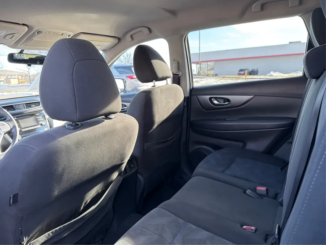 2016 Nissan Rogue SV (KNMAT2MV1GP) with an 2.5L I-4 DOHC engine, located at 880 E. National Road, Vandalia, OH, 45377, (937) 908-9800, 39.891918, -84.183594 - **Experience Adventure with the 2016 Nissan Rogue SV at Advantage Car and Credit - Vandalia!**<br /> <br /> Are you ready to elevate your daily commute or take weekend adventures to the next level? The 2016 Nissan Rogue SV is here to provide you with the perfect blend of comfort, versatility, and ca - Photo#10