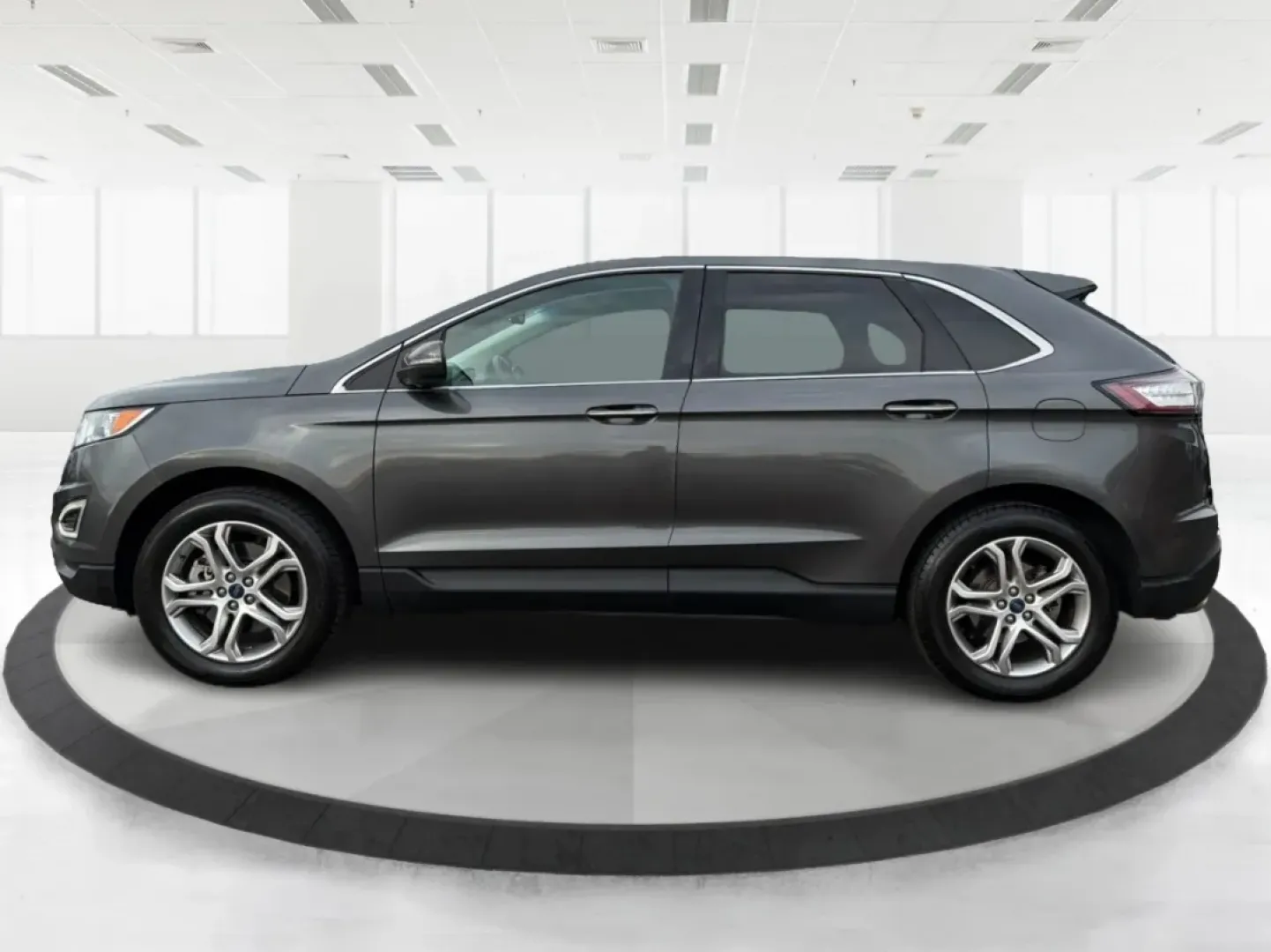 2015 Ford Edge Titanium (2FMTK3K89FB) with an 3.5L V6 DOHC 24V engine, 6A transmission, located at 8750 N County Rd 25A, Piqua, OH, 45356, (937) 908-9800, 40.164391, -84.232513 - **Explore New Horizons with the 2015 Ford Edge Titanium at Advantage Car and Credit**<br /> <br /> If you're on the hunt for a versatile SUV that can handle anything from daily commutes to weekend adventures, look no further than the 2015 Ford Edge Titanium. This sporty utility vehicle is the perfec - Photo#5