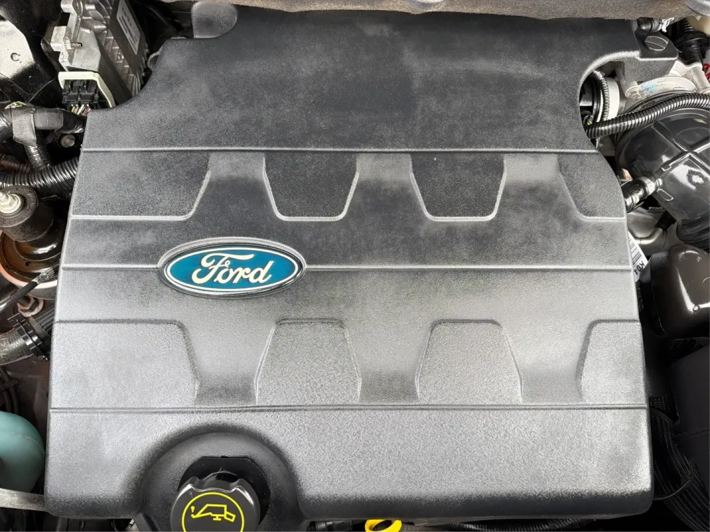 2015 Ford Edge Titanium (2FMTK3K89FB) with an 3.5L V6 DOHC 24V engine, 6A transmission, located at 8750 N County Rd 25A, Piqua, OH, 45356, (937) 908-9800, 40.164391, -84.232513 - **Explore New Horizons with the 2015 Ford Edge Titanium at Advantage Car and Credit**<br /> <br /> If you're on the hunt for a versatile SUV that can handle anything from daily commutes to weekend adventures, look no further than the 2015 Ford Edge Titanium. This sporty utility vehicle is the perfec - Photo#11
