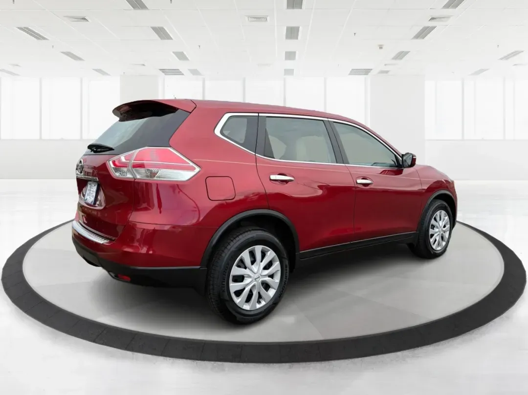 2015 Nissan Rogue S (KNMAT2MT8FP) with an 2.5L I-4 DOHC engine, located at 8750 N County Rd 25A, Piqua, OH, 45356, (937) 908-9800, 40.164391, -84.232513 - **Discover Your Next Adventure with the 2015 Nissan Rogue at Advantage Car and Credit - Piqua**<br /> <br /> Are you ready to elevate your family outings, weekend getaways, or daily commutes? Look no further than the stunning 2015 Nissan Rogue, available now at Advantage Car and Credit, your trusted - Photo#2