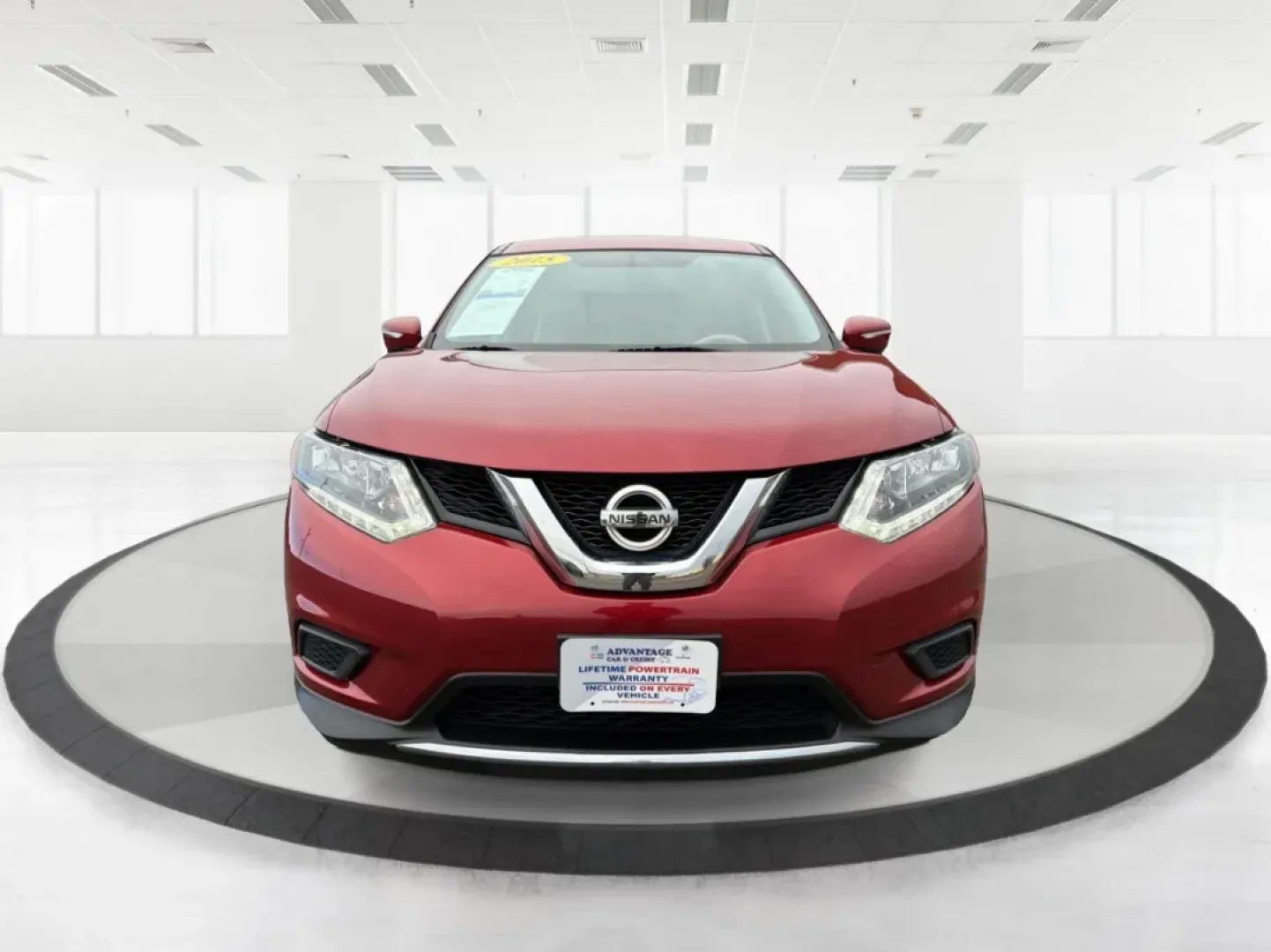 2015 Nissan Rogue S (KNMAT2MT8FP) with an 2.5L I-4 DOHC engine, Continuously Variable Transmission transmission, located at 880 E. National Road, Vandalia, OH, 45377, (937) 908-9800, 39.891918, -84.183594 - **Discover Your Next Adventure with the 2015 Nissan Rogue at Advantage Car and Credit - Piqua**<br /> <br /> Are you ready to elevate your family outings, weekend getaways, or daily commutes? Look no further than the stunning 2015 Nissan Rogue, available now at Advantage Car and Credit, your trusted - Photo#7