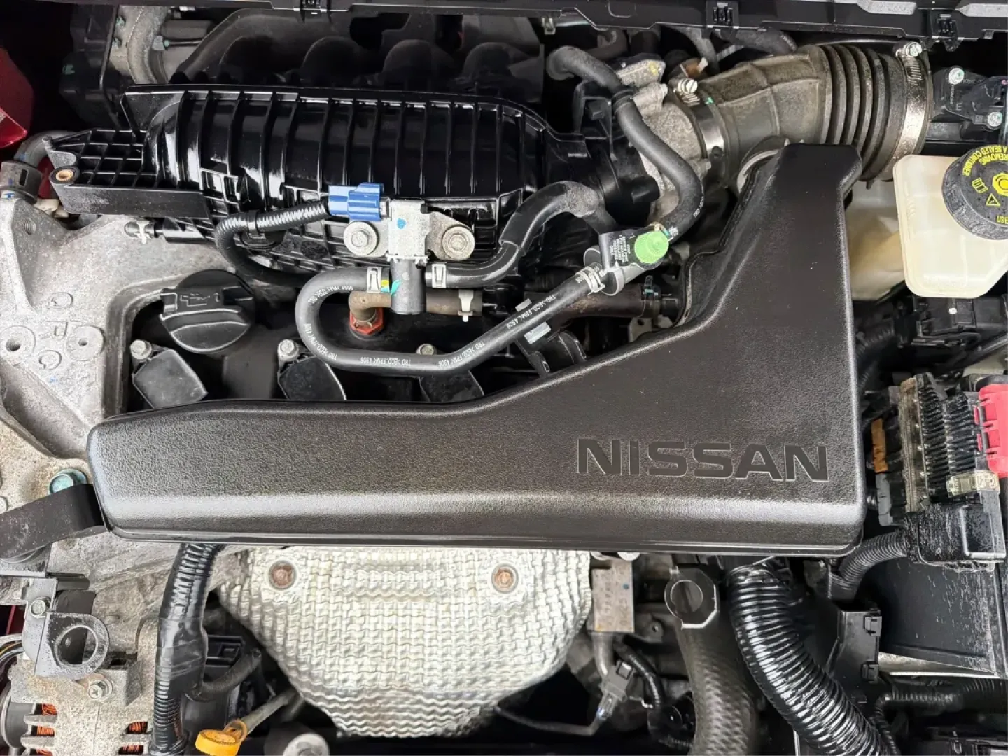 2015 Nissan Rogue S (KNMAT2MT8FP) with an 2.5L I-4 DOHC engine, Continuously Variable Transmission transmission, located at 880 E. National Road, Vandalia, OH, 45377, (937) 908-9800, 39.891918, -84.183594 - **Discover Your Next Adventure with the 2015 Nissan Rogue at Advantage Car and Credit - Piqua**<br /> <br /> Are you ready to elevate your family outings, weekend getaways, or daily commutes? Look no further than the stunning 2015 Nissan Rogue, available now at Advantage Car and Credit, your trusted - Photo#11