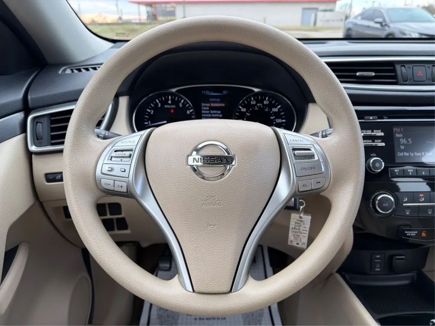 2015 Nissan Rogue S (KNMAT2MT8FP) with an 2.5L I-4 DOHC engine, Continuously Variable Transmission transmission, located at 880 E. National Road, Vandalia, OH, 45377, (937) 908-9800, 39.891918, -84.183594 - **Discover Your Next Adventure with the 2015 Nissan Rogue at Advantage Car and Credit - Piqua**<br /> <br /> Are you ready to elevate your family outings, weekend getaways, or daily commutes? Look no further than the stunning 2015 Nissan Rogue, available now at Advantage Car and Credit, your trusted - Photo#16