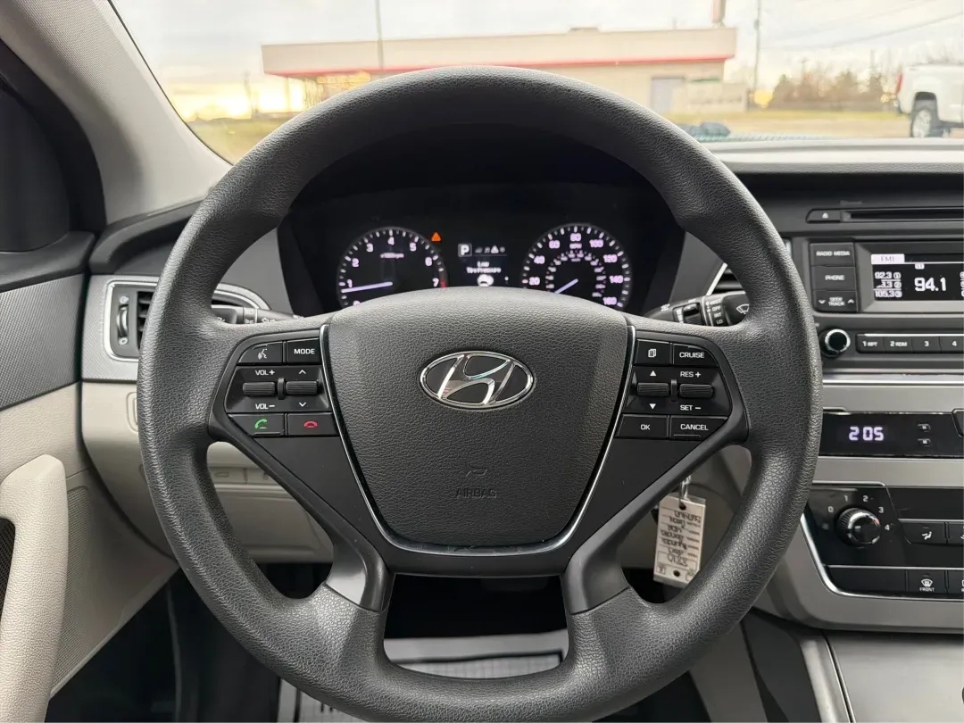 2017 Hyundai Sonata Base (5NPE24AF8HH) with an Other engine, located at 4508 South Dixie Dr, Moraine, OH, 45439, (937) 908-9800, 39.689976, -84.218452 - ### Drive Your Dream: 2017 Hyundai Sonata Perfect for Families and Commuters Alike!<br /> <br /> Looking for a reliable sedan that fits seamlessly into your busy lifestyle? The 2017 Hyundai Sonata is here to make every drive a pleasure, whether you're commuting to work, shuttling kids to soccer pra - Photo#16