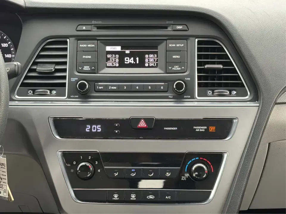 2017 Hyundai Sonata Base (5NPE24AF8HH) with an 2.4L L4 DOHC 16V engine, 7A transmission, located at 4508 South Dixie Dr, Moraine, OH, 45439, (937) 908-9800, 39.689976, -84.218452 - ### Drive Your Dream: 2017 Hyundai Sonata Perfect for Families and Commuters Alike!<br /> <br /> Looking for a reliable sedan that fits seamlessly into your busy lifestyle? The 2017 Hyundai Sonata is here to make every drive a pleasure, whether you're commuting to work, shuttling kids to soccer pra - Photo#13