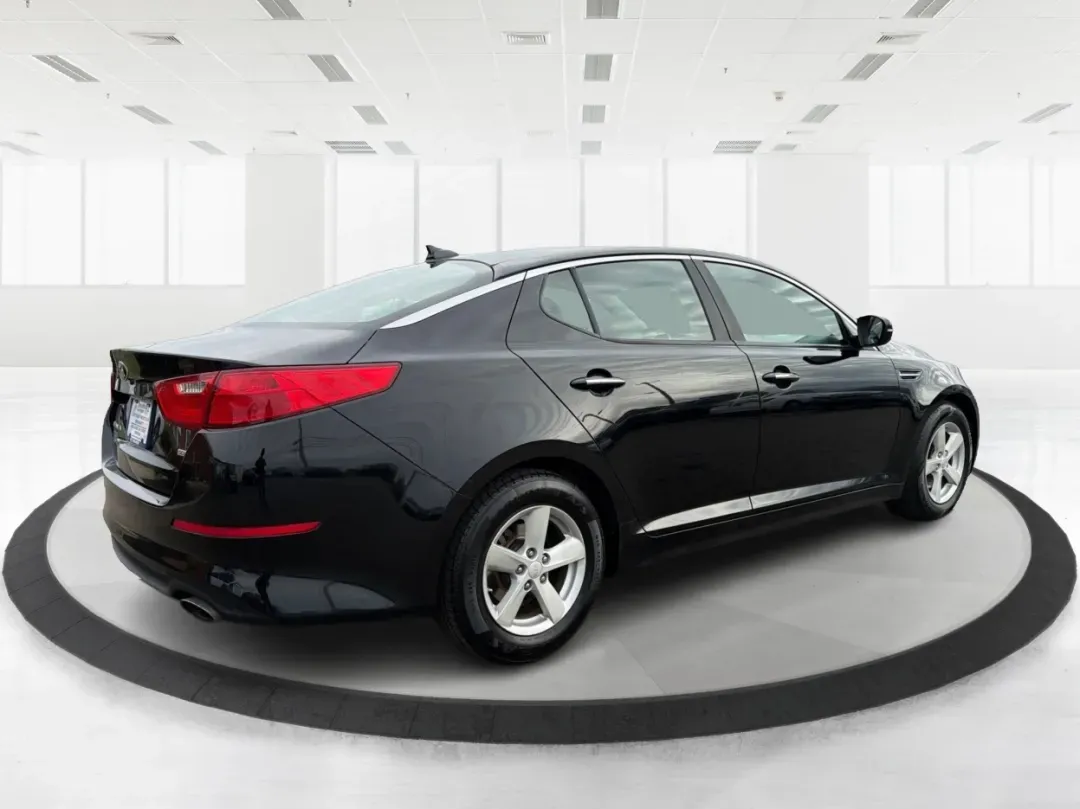 2015 Kia Optima LX (KNAGM4A73F5) with an Theta II 2.4L I-4 gasoline direct injection engine, located at 1951 S Dayton Lakeview Rd., New Carlisle, OH, 45344, (937) 908-9800, 39.890999, -84.050255 - Are you looking for a reliable sedan that combines style, comfort, and affordability? Look no further! At Advantage Car and Credit in New Carlisle, OH, we are excited to present this stunning 2015 Kia Optima LX, perfect for anyone from budget-conscious buyers to those needing a dependable vehicle fo - Photo#2