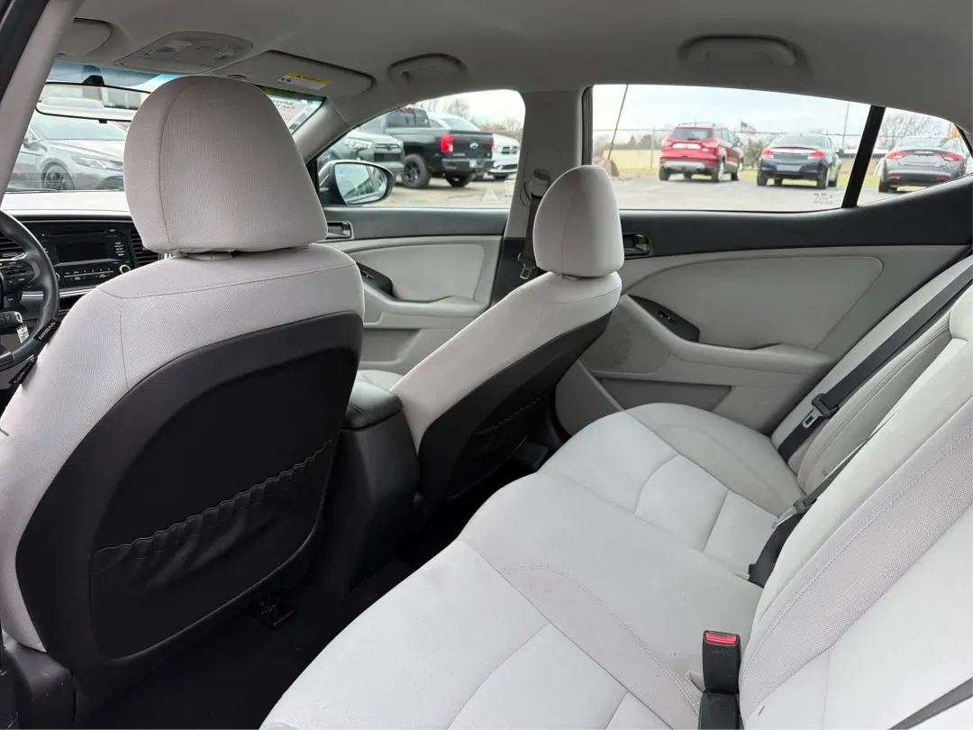 2015 Kia Optima LX (KNAGM4A73F5) with an Theta II 2.4L I-4 gasoline direct injection engine, located at 1951 S Dayton Lakeview Rd., New Carlisle, OH, 45344, (937) 908-9800, 39.890999, -84.050255 - Are you looking for a reliable sedan that combines style, comfort, and affordability? Look no further! At Advantage Car and Credit in New Carlisle, OH, we are excited to present this stunning 2015 Kia Optima LX, perfect for anyone from budget-conscious buyers to those needing a dependable vehicle fo - Photo#10