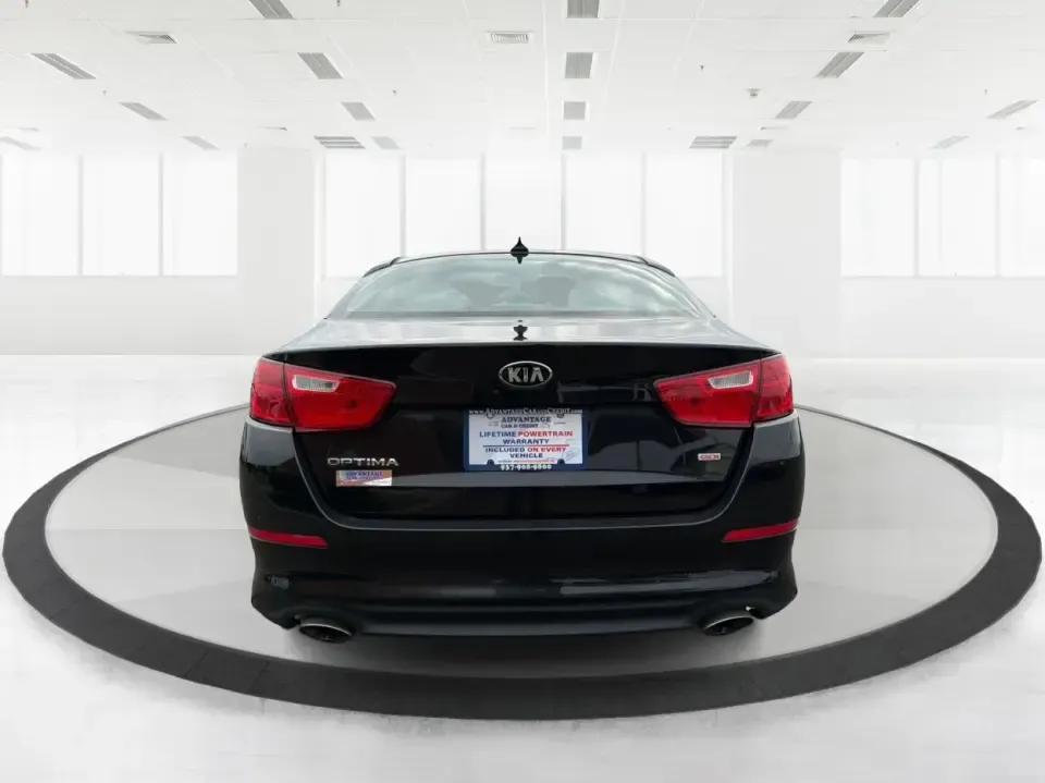 2015 Kia Optima LX (KNAGM4A73F5) with an Theta II 2.4L I-4 gasoline direct injection engine, 6-Speed Automatic transmission, located at 1951 S Dayton Lakeview Rd., New Carlisle, OH, 45344, (937) 908-9800, 39.890999, -84.050255 - Are you looking for a reliable sedan that combines style, comfort, and affordability? Look no further! At Advantage Car and Credit in New Carlisle, OH, we are excited to present this stunning 2015 Kia Optima LX, perfect for anyone from budget-conscious buyers to those needing a dependable vehicle fo - Photo#3