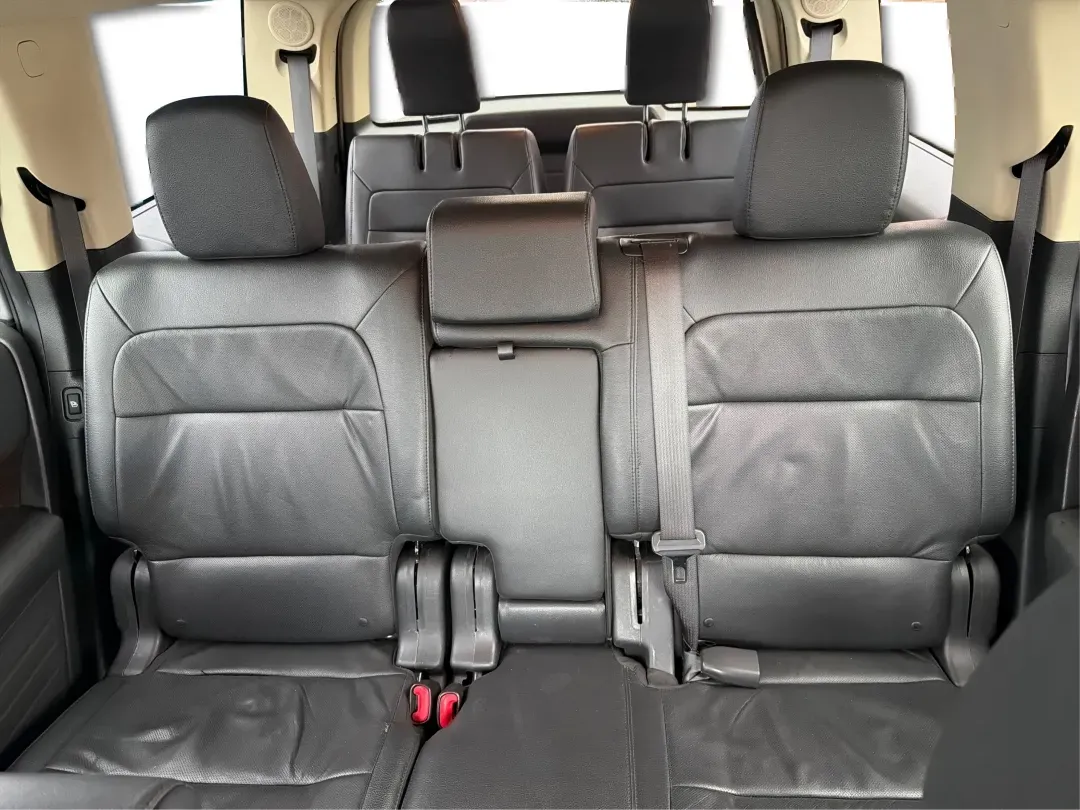 2016 Ford Flex Limited (2FMHK6D8XGB) with an 3.5L V-6 DOHC engine, located at 1099 N County Rd 25A, Troy, OH, 45373, (937) 908-9800, 40.057079, -84.212883 - **Adventure Awaits with the 2016 Ford Flex Limited Perfect for Family Road Trips!**<br /> <br /> Looking for the ideal family vehicle that combines spaciousness, comfort, and reliability? At Advantage Car and Credit in Troy, OH, we present the 2016 Ford Flex Limited, an SUV designed for all your fa - Photo#14