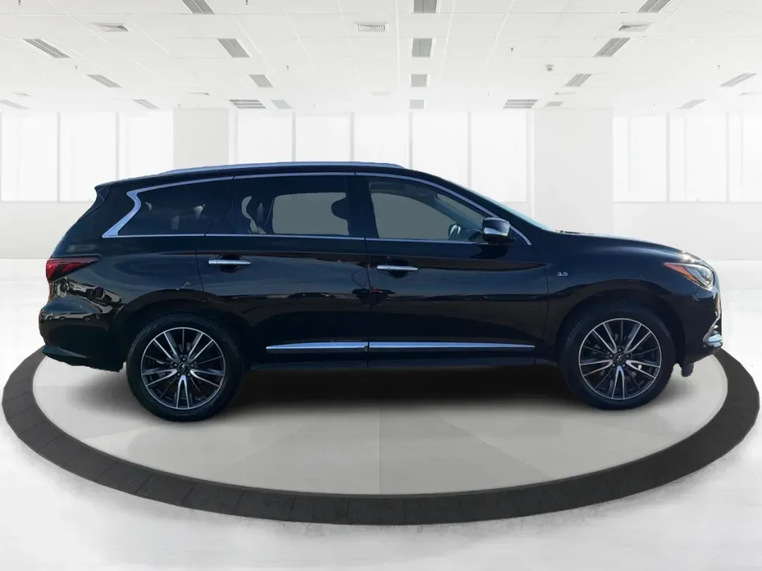 2019 Infiniti QX60 LUXE (5N1DL0MM2KC) with an VQ 3.5L V-6 gasoline direct injection engine, located at 8750 N County Rd 25A, Piqua, OH, 45356, (937) 908-9800, 40.164391, -84.232513 - **Discover Your Next Adventure with the 2019 Infiniti QX60 at Advantage Car and Credit - Piqua!**<br /> <br /> Are you ready to elevate your family's weekend getaways or daily commutes? The 2019 Infiniti QX60 is the perfect blend of luxury, space, and performance, designed for families, adventure se - Photo#1