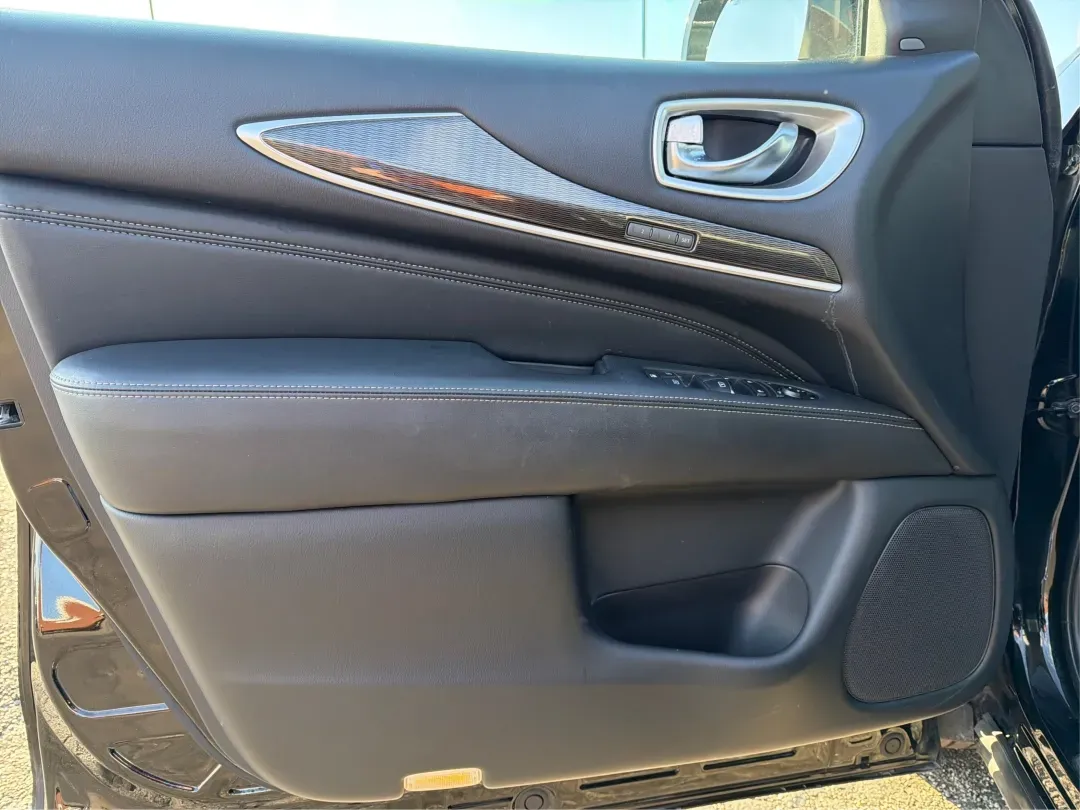 2019 Infiniti QX60 LUXE (5N1DL0MM2KC) with an VQ 3.5L V-6 gasoline direct injection engine, located at 8750 N County Rd 25A, Piqua, OH, 45356, (937) 908-9800, 40.164391, -84.232513 - **Discover Your Next Adventure with the 2019 Infiniti QX60 at Advantage Car and Credit - Piqua!**<br /> <br /> Are you ready to elevate your family's weekend getaways or daily commutes? The 2019 Infiniti QX60 is the perfect blend of luxury, space, and performance, designed for families, adventure se - Photo#19