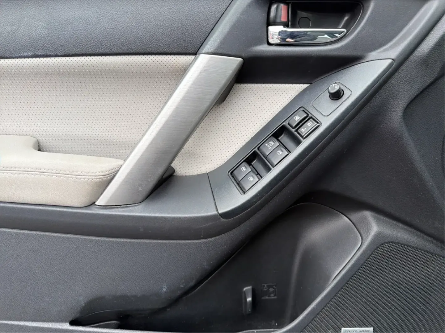 2015 Subaru Forester 2.5i Limited (JF2SJAKC0FH) with an 2.5L H-4 DOHC engine, 6-Speed Automatic transmission, located at 1184 Kauffman Ave, Fairborn, OH, 45324, (937) 908-9800, 39.807072, -84.030914 - Unleash your adventures with the 2015 Subaru Forester 2.5i Limited, a versatile SUV perfect for budget-conscious buyers seeking style, comfort, and capability. Whether you're planning weekend getaways in nearby Yellow Springs or commuting through Fairborn's bustling streets, this vehicle is designed - Photo#18