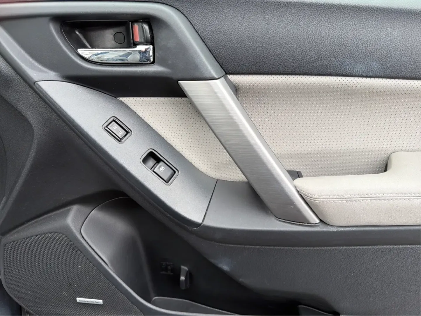 2015 Subaru Forester 2.5i Limited (JF2SJAKC0FH) with an 2.5L H-4 DOHC engine, 6-Speed Automatic transmission, located at 1184 Kauffman Ave, Fairborn, OH, 45324, (937) 908-9800, 39.807072, -84.030914 - Unleash your adventures with the 2015 Subaru Forester 2.5i Limited, a versatile SUV perfect for budget-conscious buyers seeking style, comfort, and capability. Whether you're planning weekend getaways in nearby Yellow Springs or commuting through Fairborn's bustling streets, this vehicle is designed - Photo#19